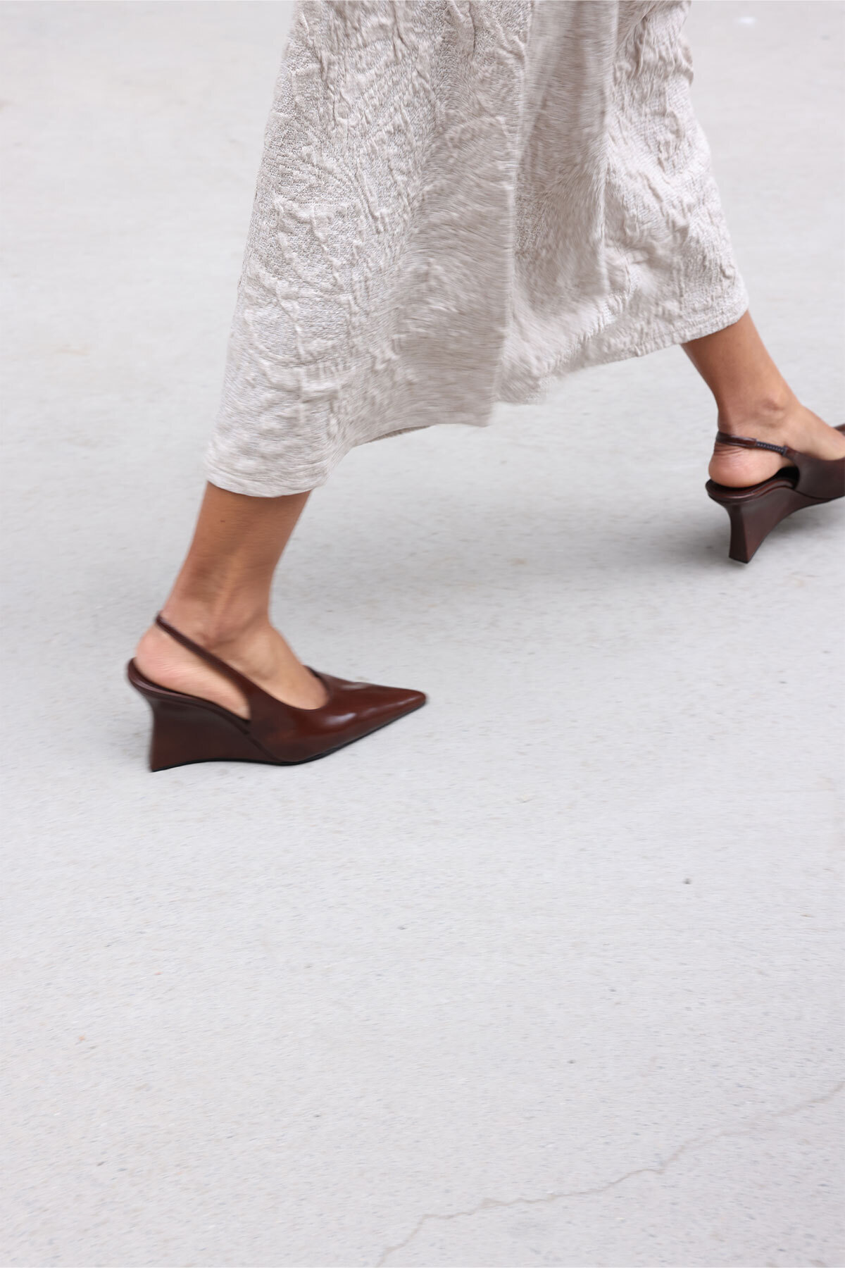 LUTVELIZADE  Topuklu 2614 - Deri Görünümlü Sivri Burun Dolgu Topuk Acı Kahve Kadın Topuklu - Görsel 3