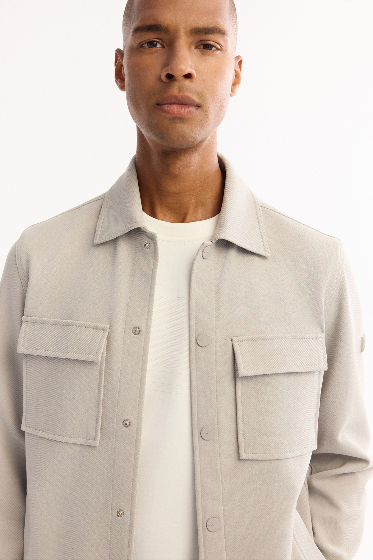 Avva  Erkek Açık Gri Klasik Yaka Pamuklu Comfort Fit Gömlek Ceket A52Y2092 - Görsel 3