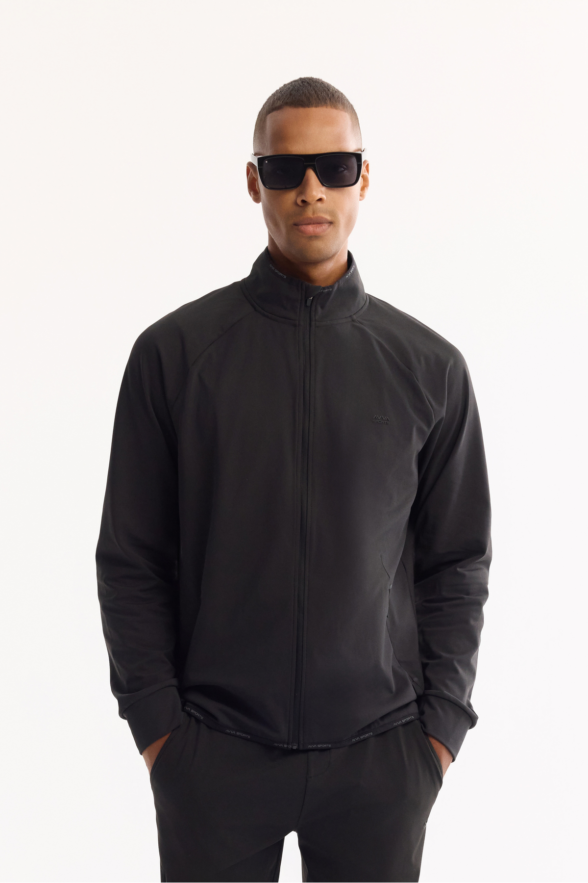 Avva  Erkek Siyah Dik Yaka Fermuarlı Göğüs Enjeksiyon Baskılı İnterlok Teknik Kumaş Hırka A52Y1203