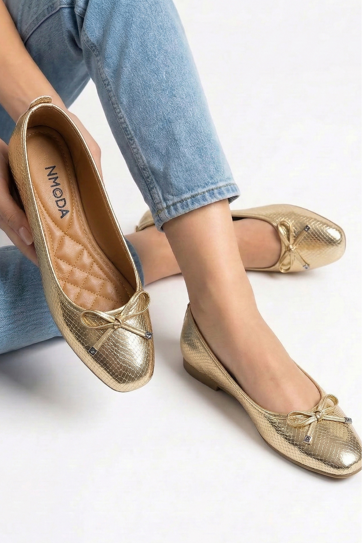 StWenn  Altın Rengi Metalik Yılan Dokulu Yumuşak Fiyonklu Şık Kadın Babet Ortopedik Hafif Taban Deri Cilt