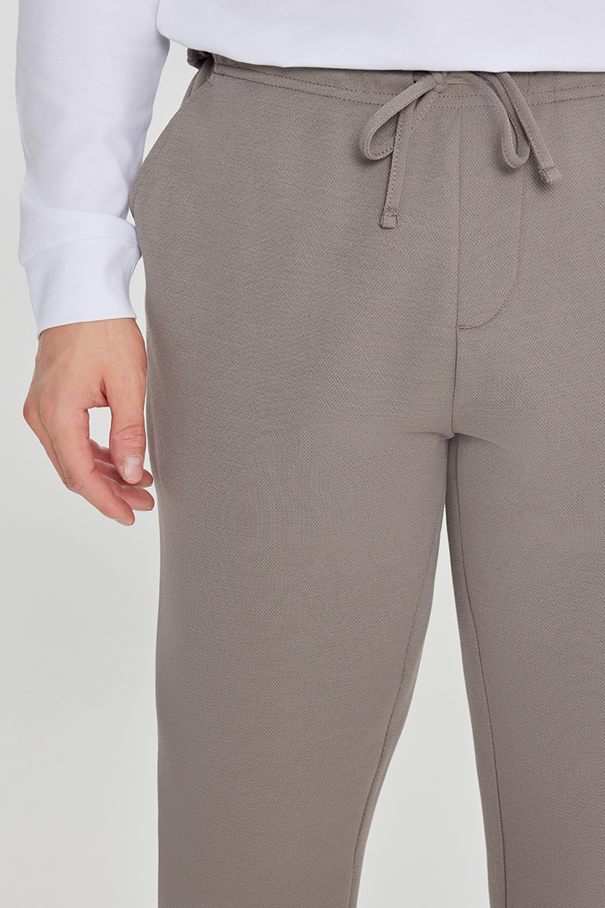 AC&Co / Altınyıldız Classics  Erkek Vizon Pamuklu Standart Fit Normal Kesim Beli Lastikli Diagonal Desenli Örme Pantolon - Görsel 4