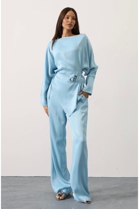 DEMORA Official Gül detaylı asimetrik saten takım