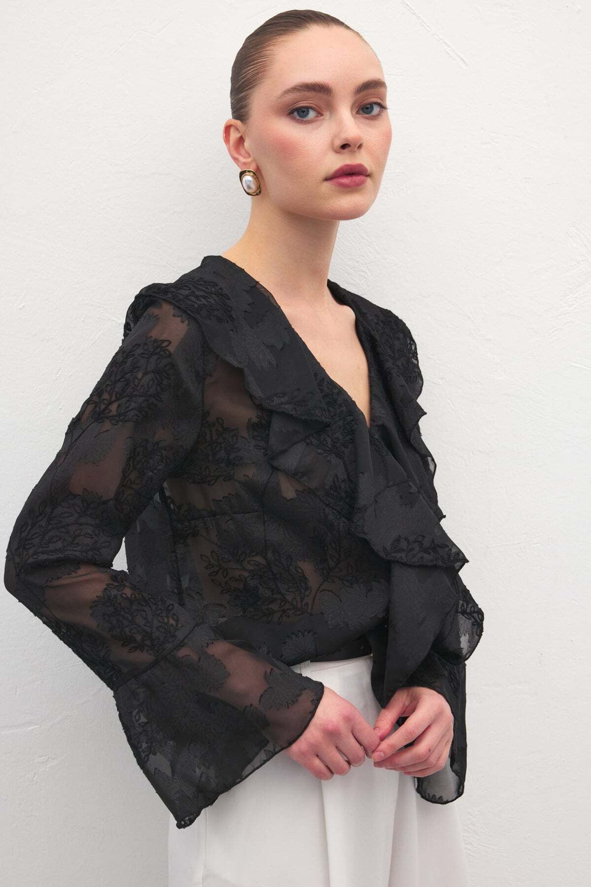 Sateen  Fırfır Detaylı Nakışlı Gömlek - Siyah - Görsel 2