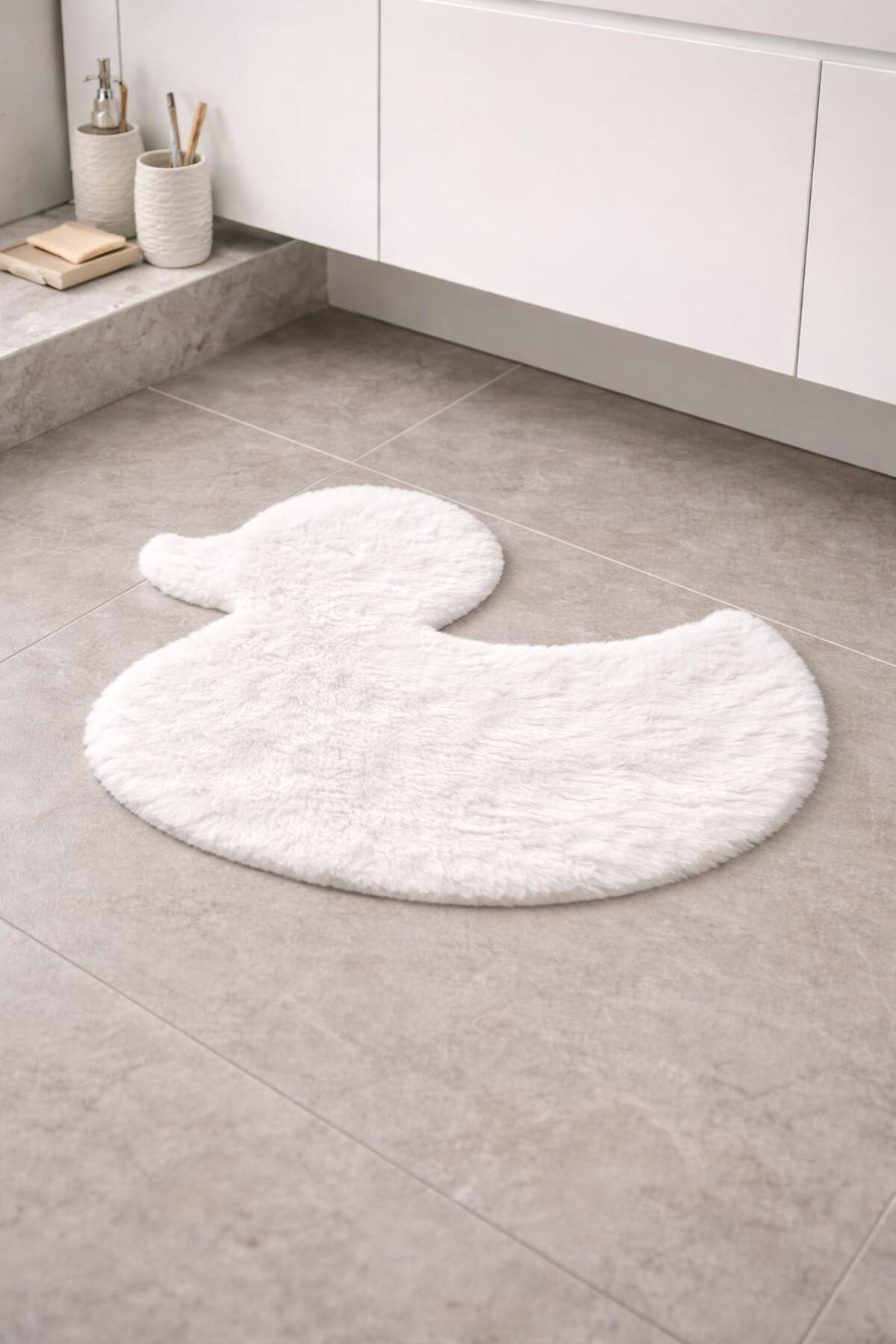 THIN BATH MAT WITH LAMB PLUSH DUCK PATTERN - SUEDE SOLE SOFT TEXTURED FEATHER
