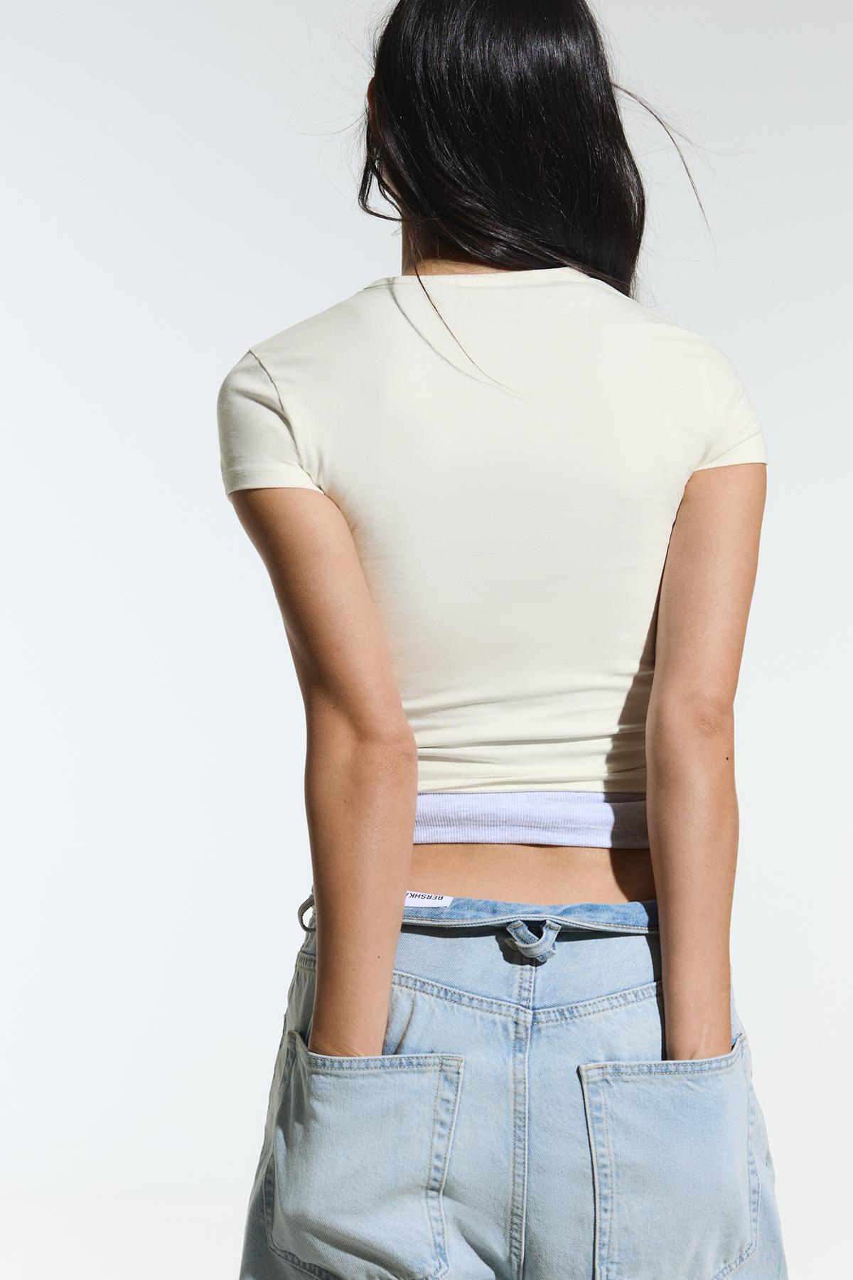 Bershka  Kısa kollu baskılı tişört - Görsel 5