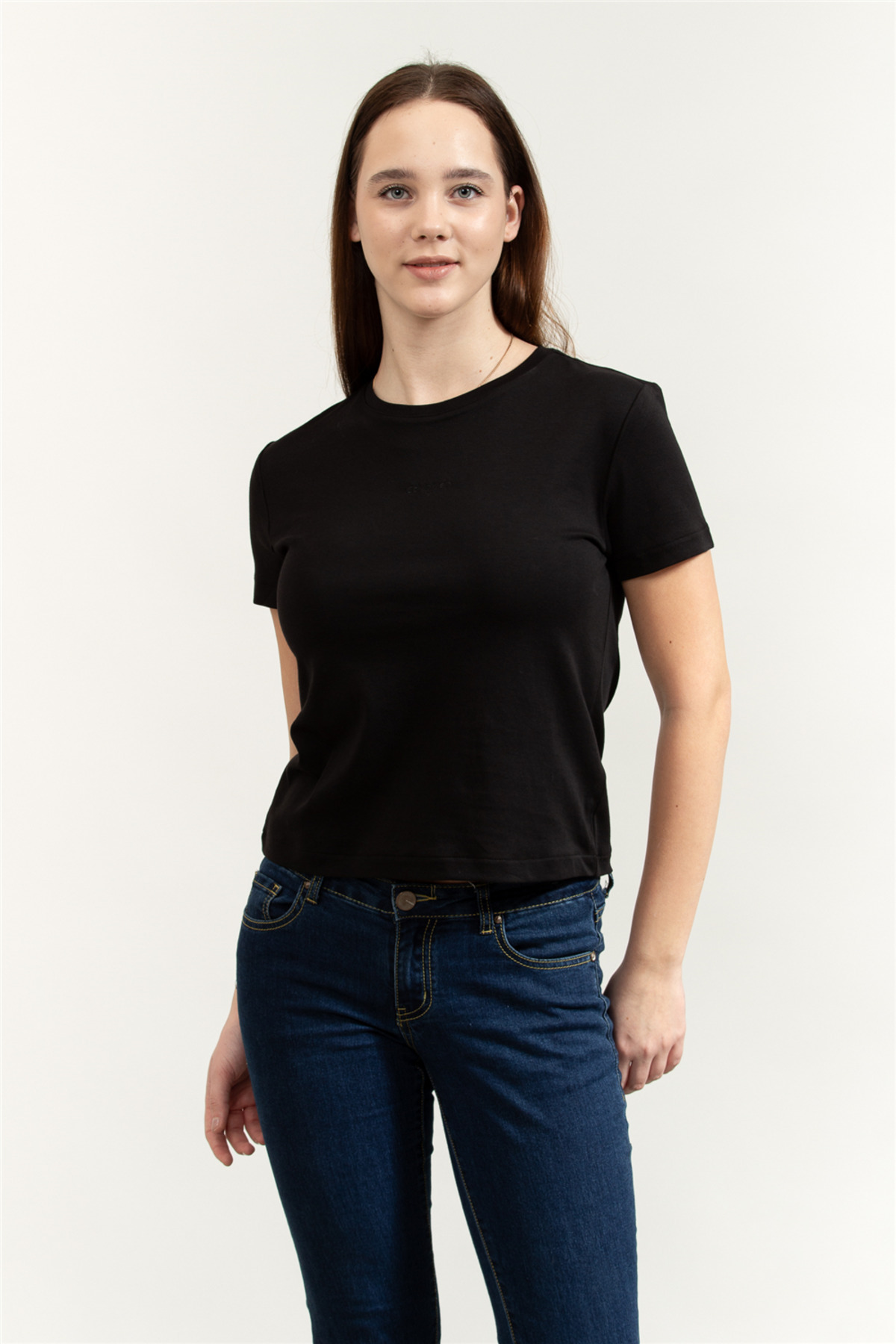 تیشرتزنانهCalvin Kleinمشکی تیشرتزنانهCalvin Kleinمشکی