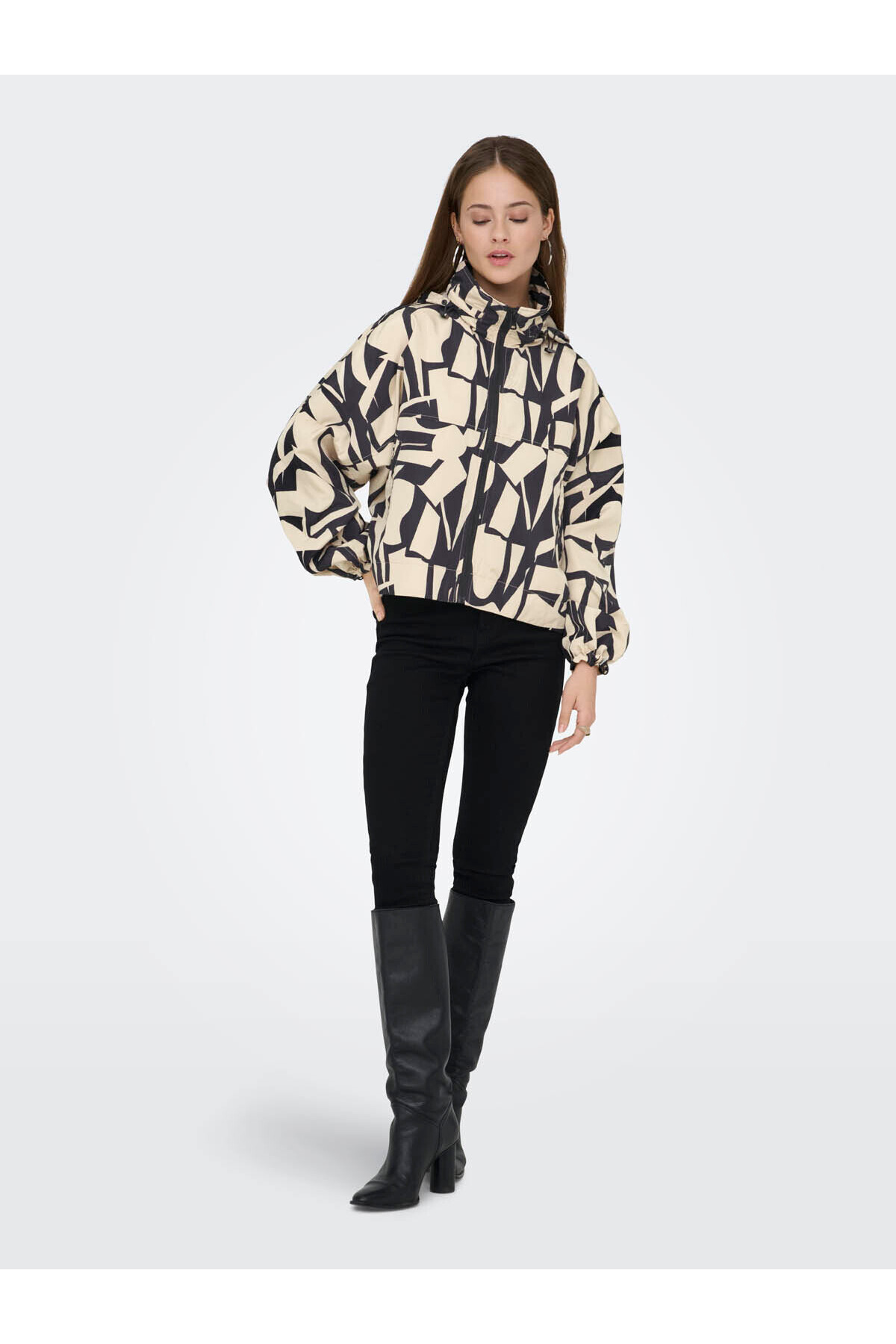 ONLY Onlbetty Batsleeve Aop Kahverengi Kadın Mont 15281509 görsel 4