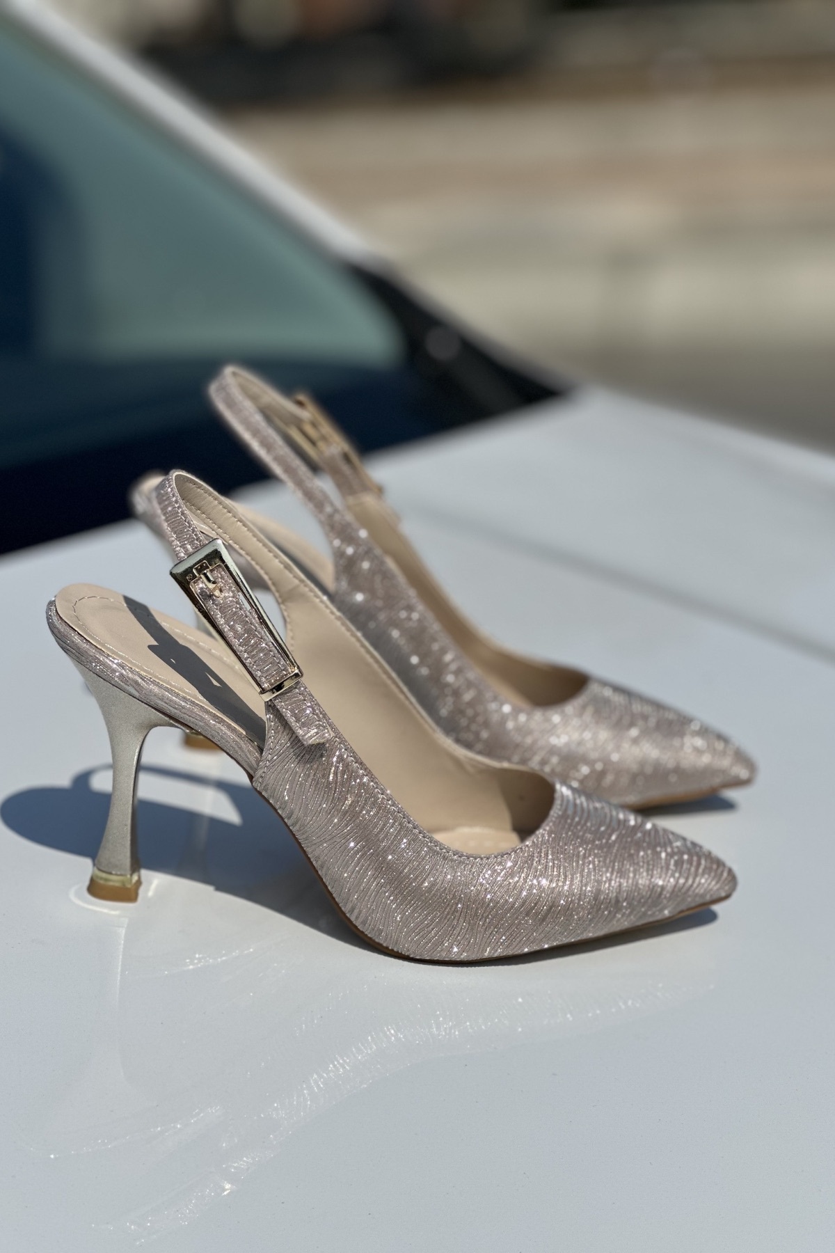 topuksarayı  Tao şampanya simli sivri burun slingback ince topuk kadın abiye ayakkabı