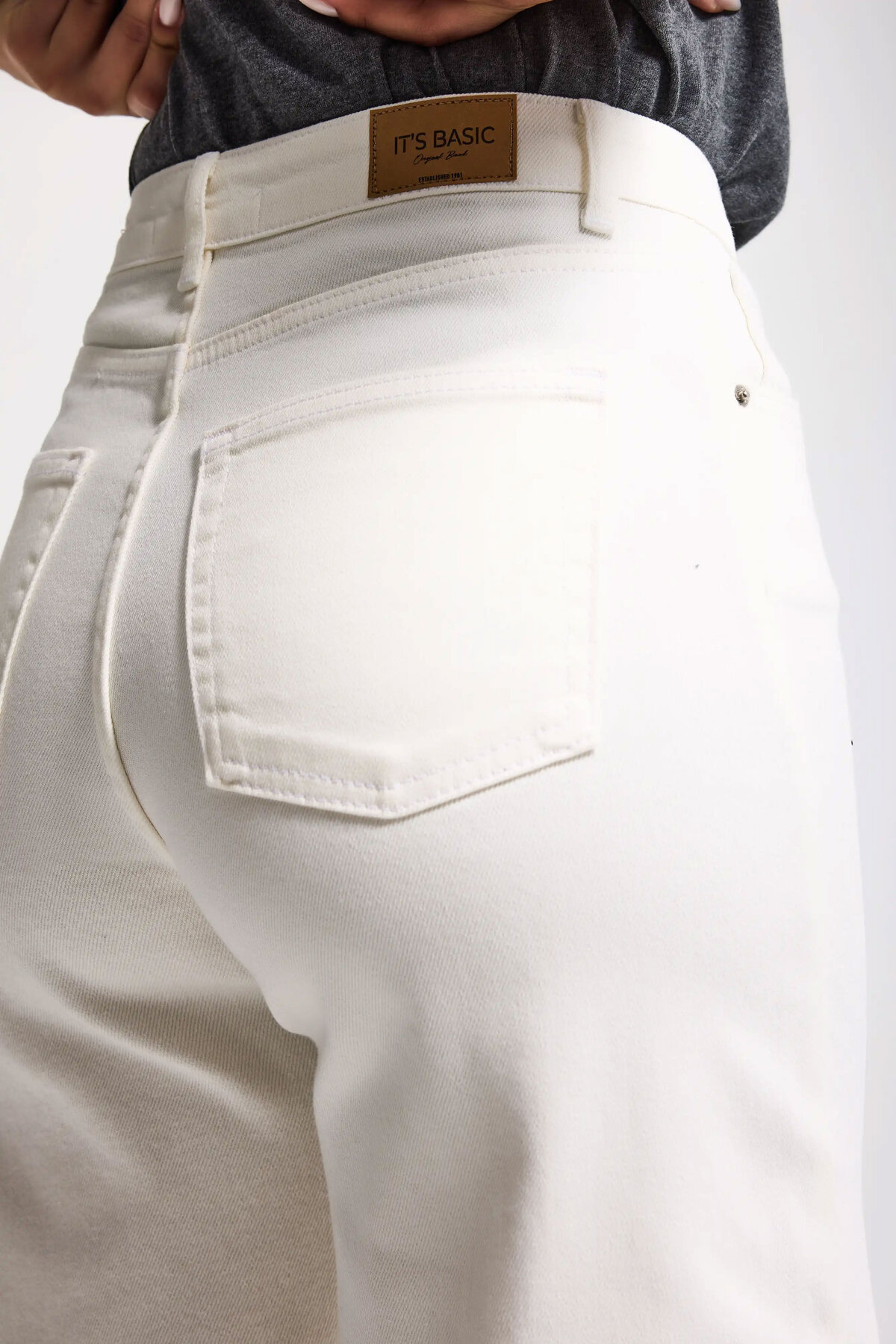 it's basic  Kadın Kırık Beyaz 7s6-101 Straight Fit Yüksek Bel Denim Jean - Görsel 7