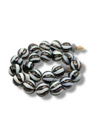 Selvi Konsept El Yapımı Siyah Beyaz Sim İşlemeli Parlak Yuvarlak Dizi Cam Bon...