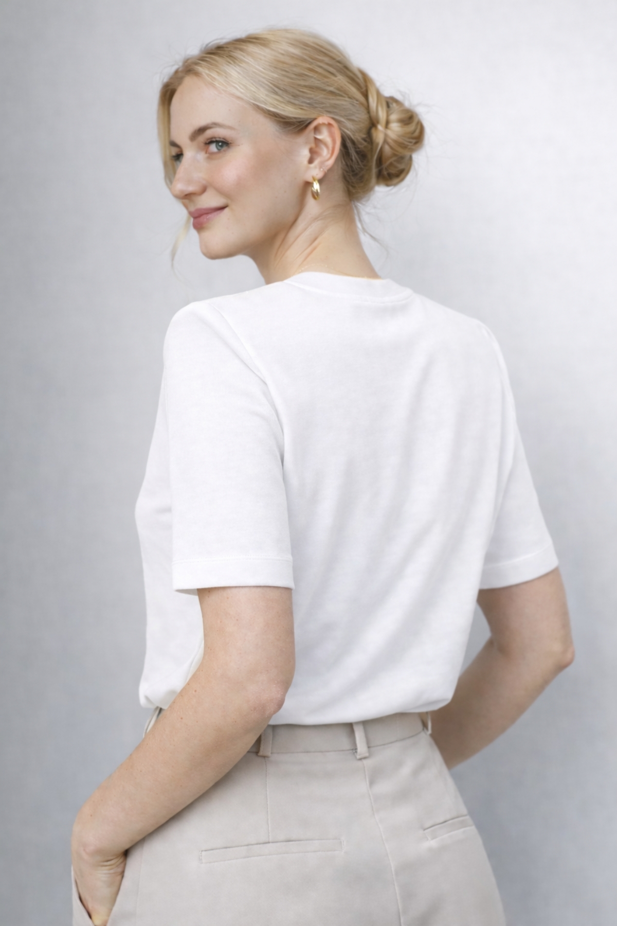 BESTYSO  Kadın Vatkalı Bisiklet Yaka Viskon Kumaş T-Shirt - Görsel 2