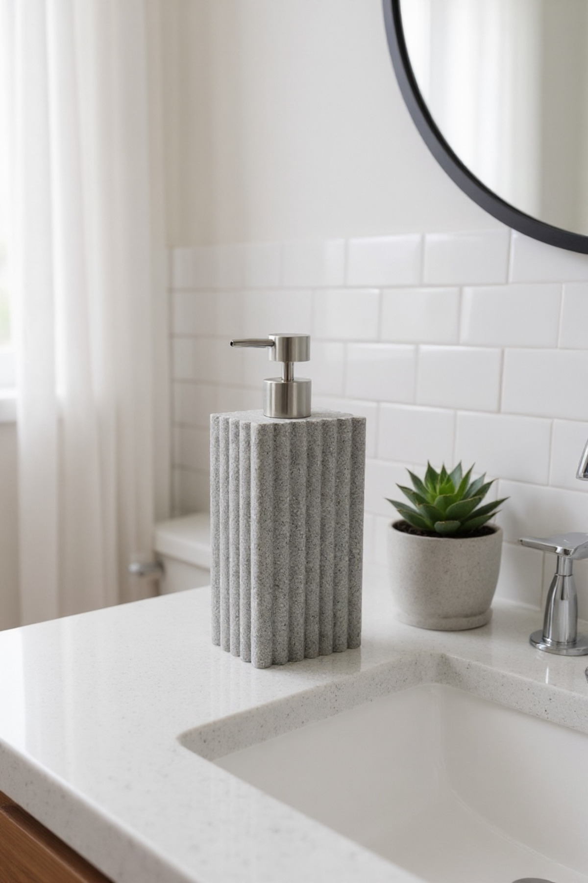 Ladurée 790 ml Mermer Line Sıvı Sabunluk – Şık ve Modern Banyo & Mutfak Dispenseri
