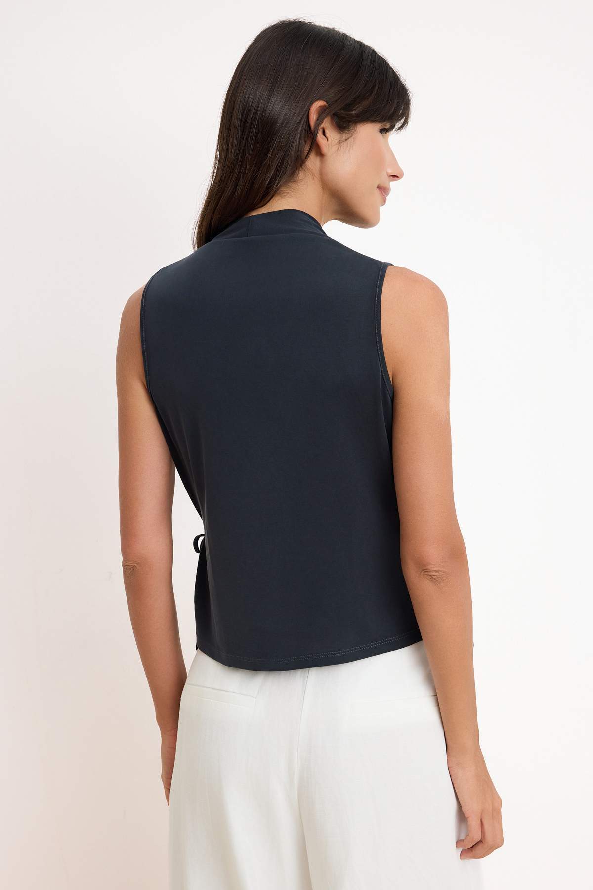 Trendyolmilla  More Sustaniable Antrasit Fitted Kruvaze Bağlama Detaylı Modal Premium Örme Bluz TWOSS26BZ00375 - Görsel 4