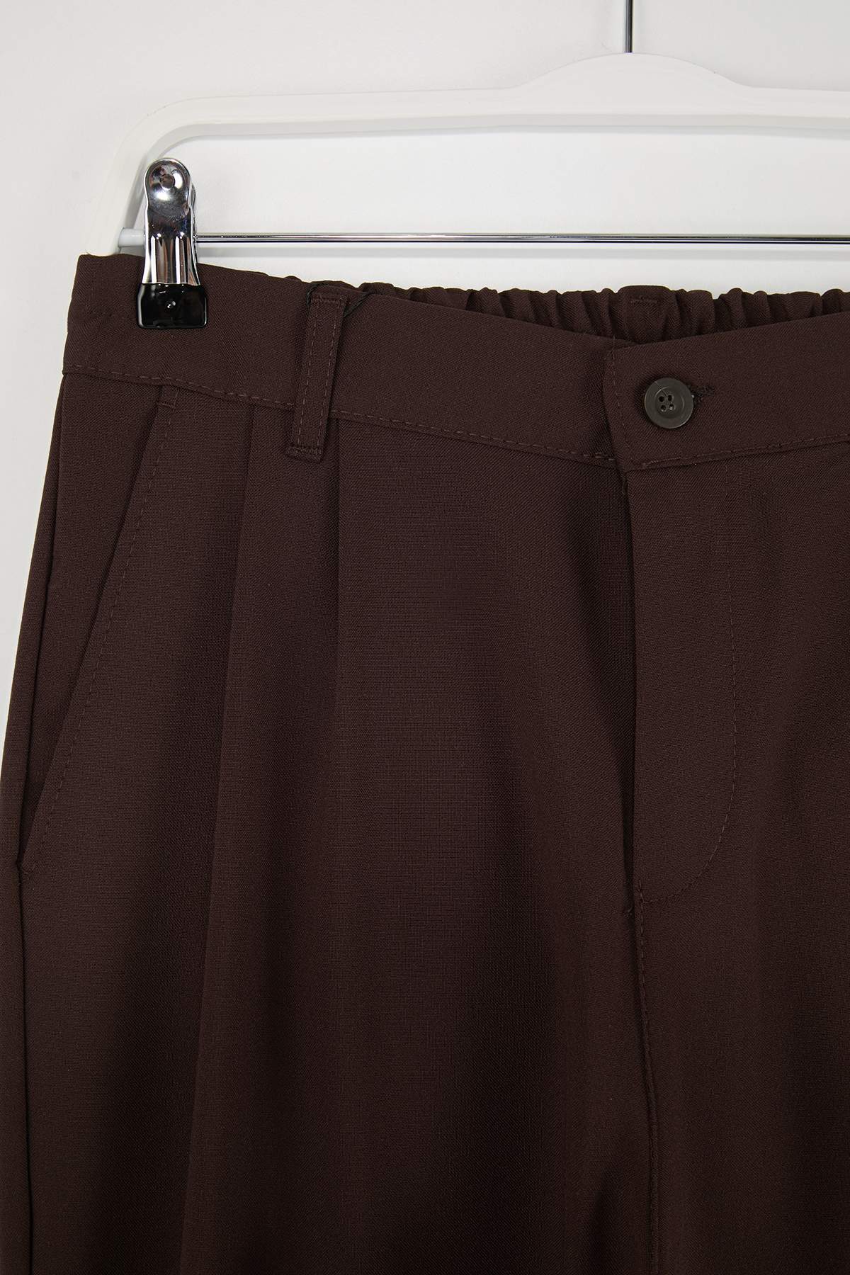 Trendyolmilla  Kahverengi Pileli Beli Lastikli Ütü İzli Baggy Erkek Pantolon TMNSS26PL00025 - Görsel 4