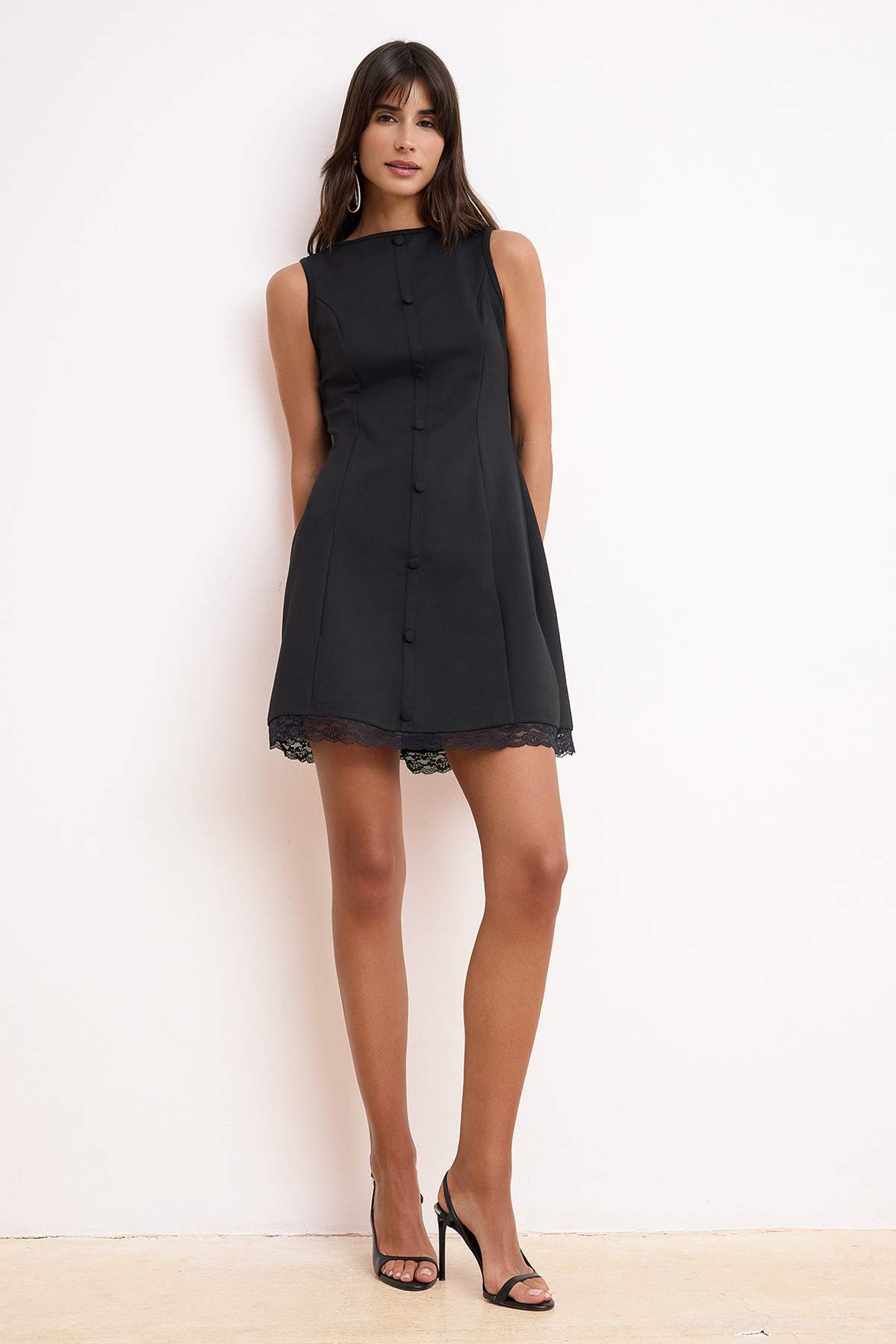 Trendyol Collection Schwarzes A-Linien-/A-Linien-Kleid mit U-Boot-Ausschnitt,...