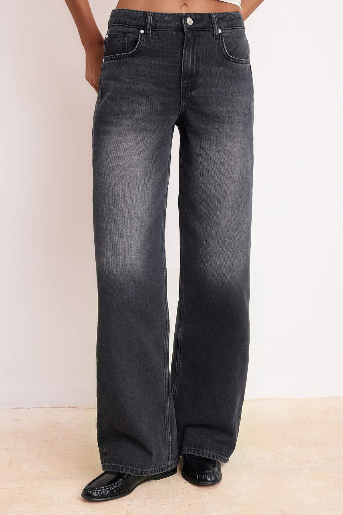 Trendyolmilla  Siyah DÖKÜMLÜ Normal Bel %100 Pamuk Uzun Boy Wide Leg Jeans TWOSS26JE00129 - Görsel 3