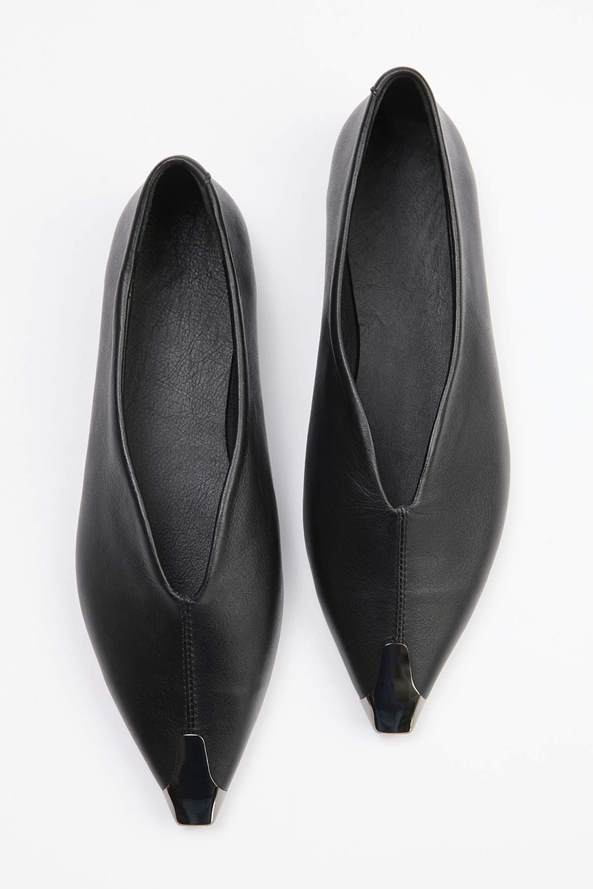 TRENDYOL SHOES Schwarze Damen-Ballerinas aus echtem Leder mit Metall-Accessoi...