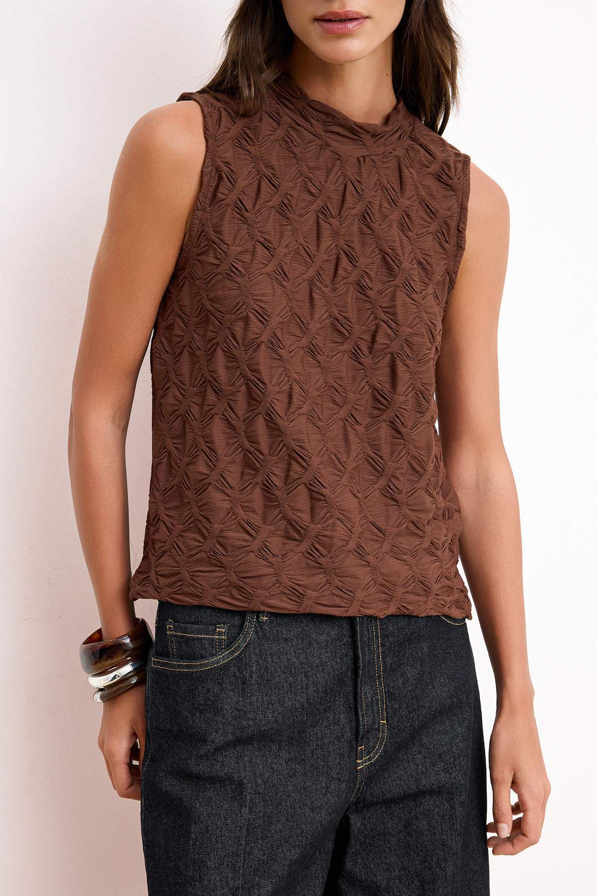 Trendyolmilla Kahverengi Dokulu Regular/Normal Kalıp Esnek Örme Bluz TWOSS25BZ00268