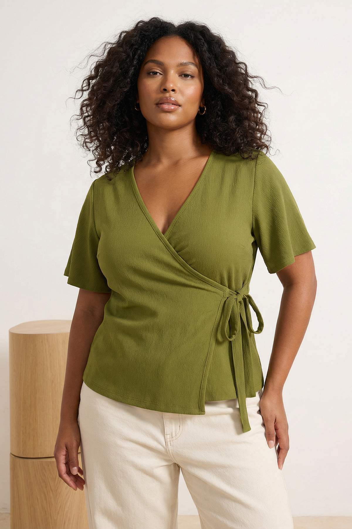 Trendyol Curve Ölgrüne, zweireihige, detaillierte Strickbluse mit Schnürung T...