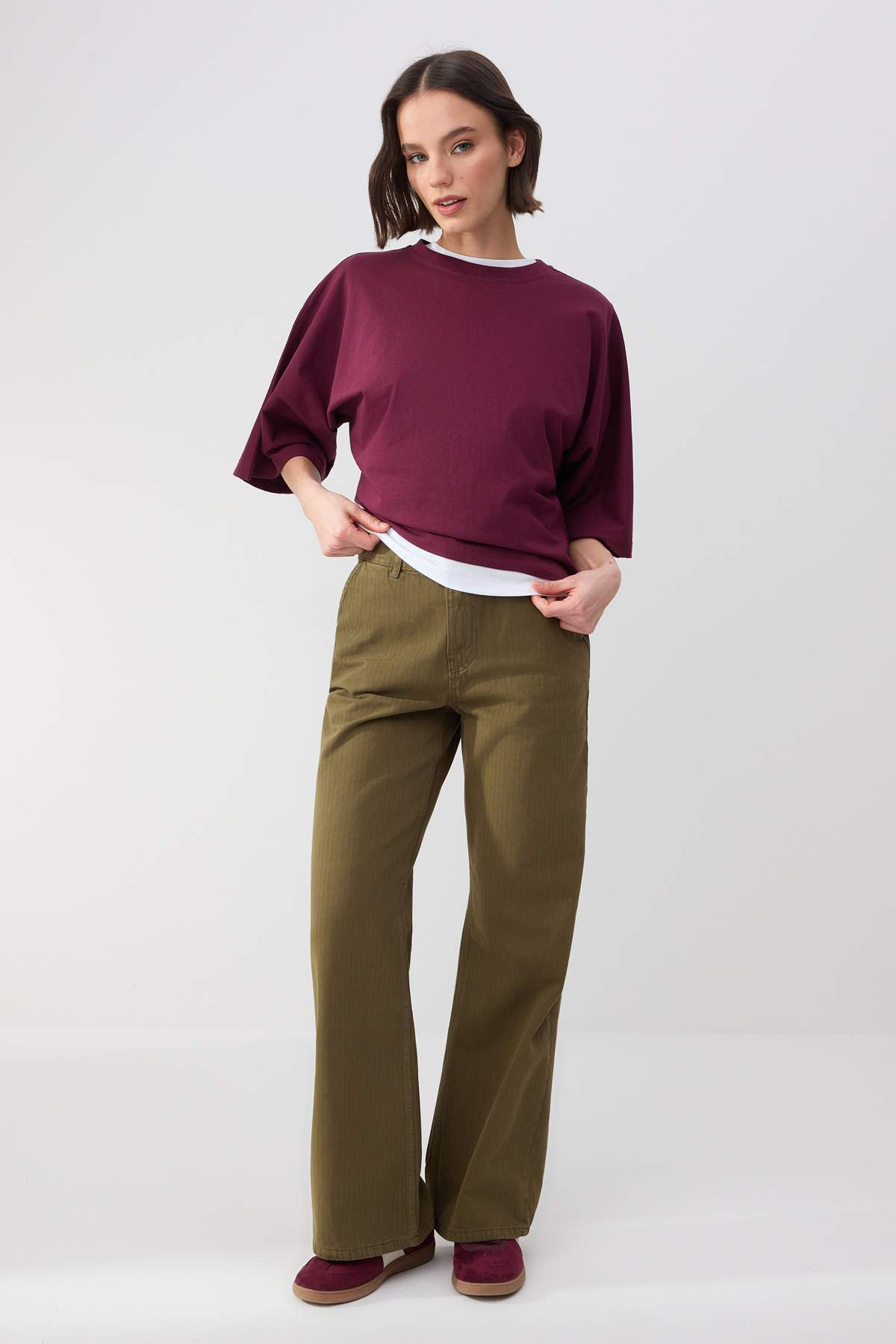 Trendyol Collection Wardrobe Essentials – Pflaumenfarbenes, weit geschnittene...