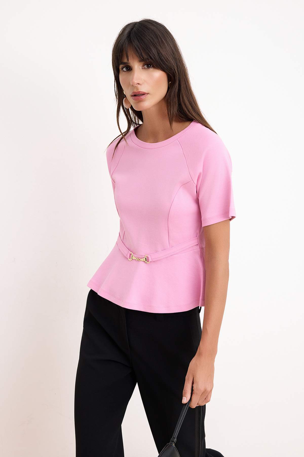 Trendyol Kollektion Rosa Peplum-Bluse mit Raglanärmeln, kurzen Ärmeln und Acc...