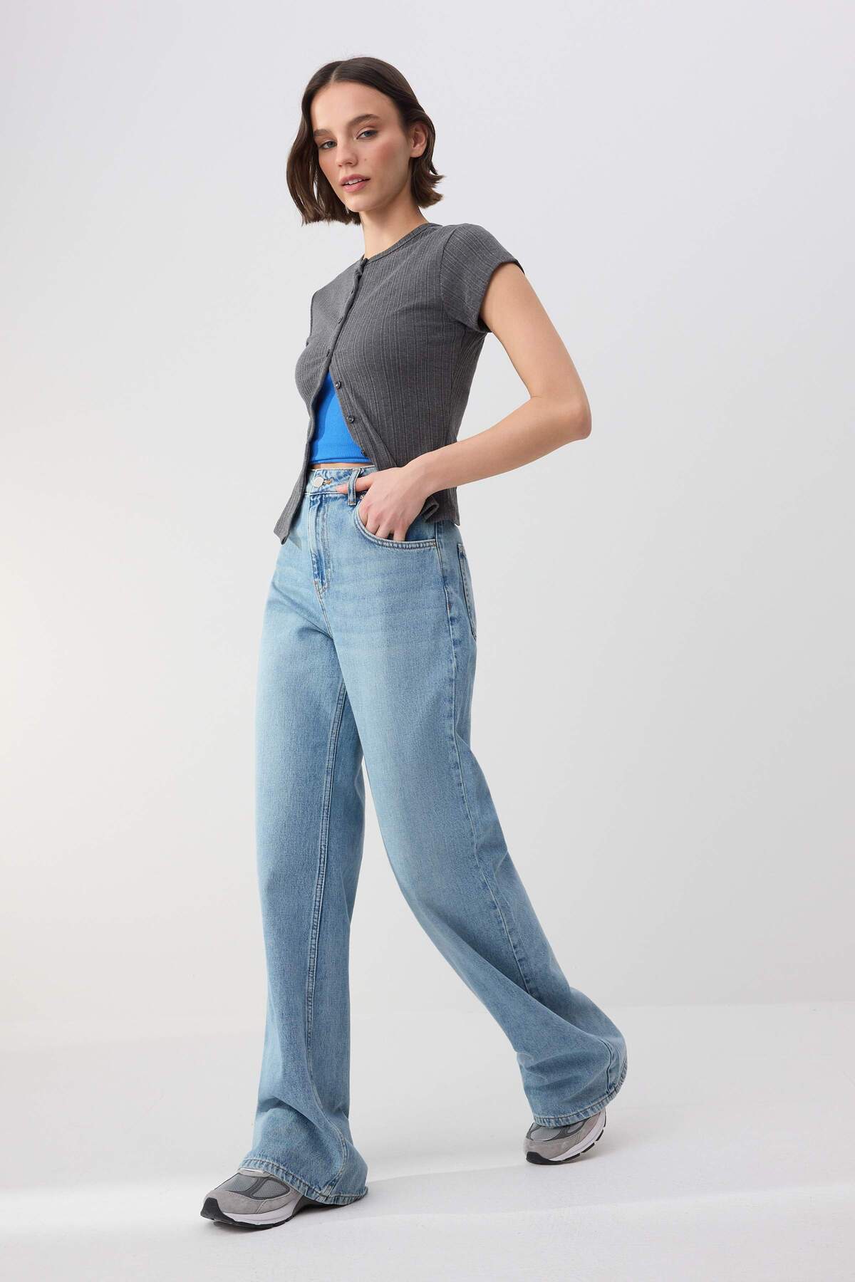 Trendyolmilla  Trendyolmilla Wardrope Essentials Mavi Dökümlü Yüksek Bel %100 Pamuk Wide Leg Jeans TWOSS26JE00122 - Görsel 2