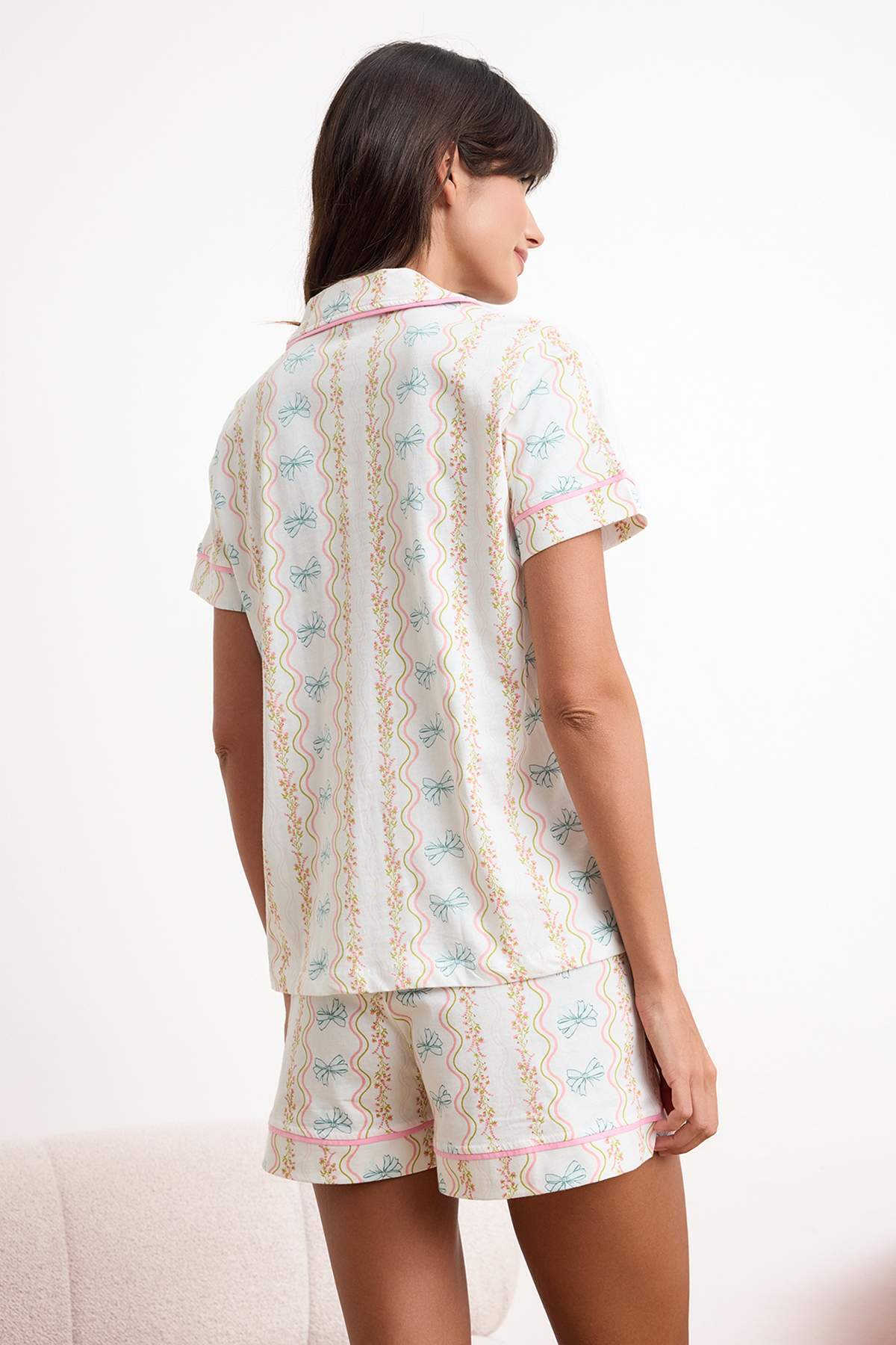 Trendyolmilla  Çok Renkli %100 Pamuklu Çiçek ve Kurdele Desenli Biyeli Örme Pijama Takımı THMSS26PT00118 - Görsel 4