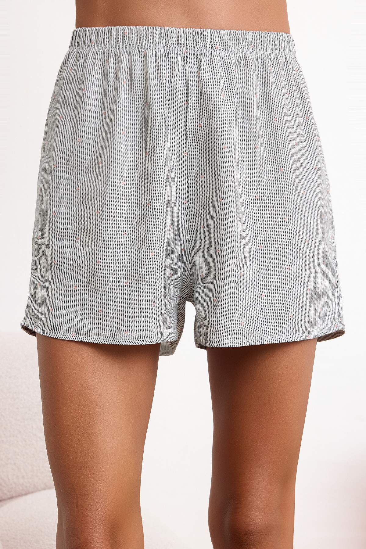 Trendyolmilla  Çok Renkli Çizgili Biye Detaylı Viskon Dokuma Pijama Takımı THMSS26PT00103 - Görsel 3