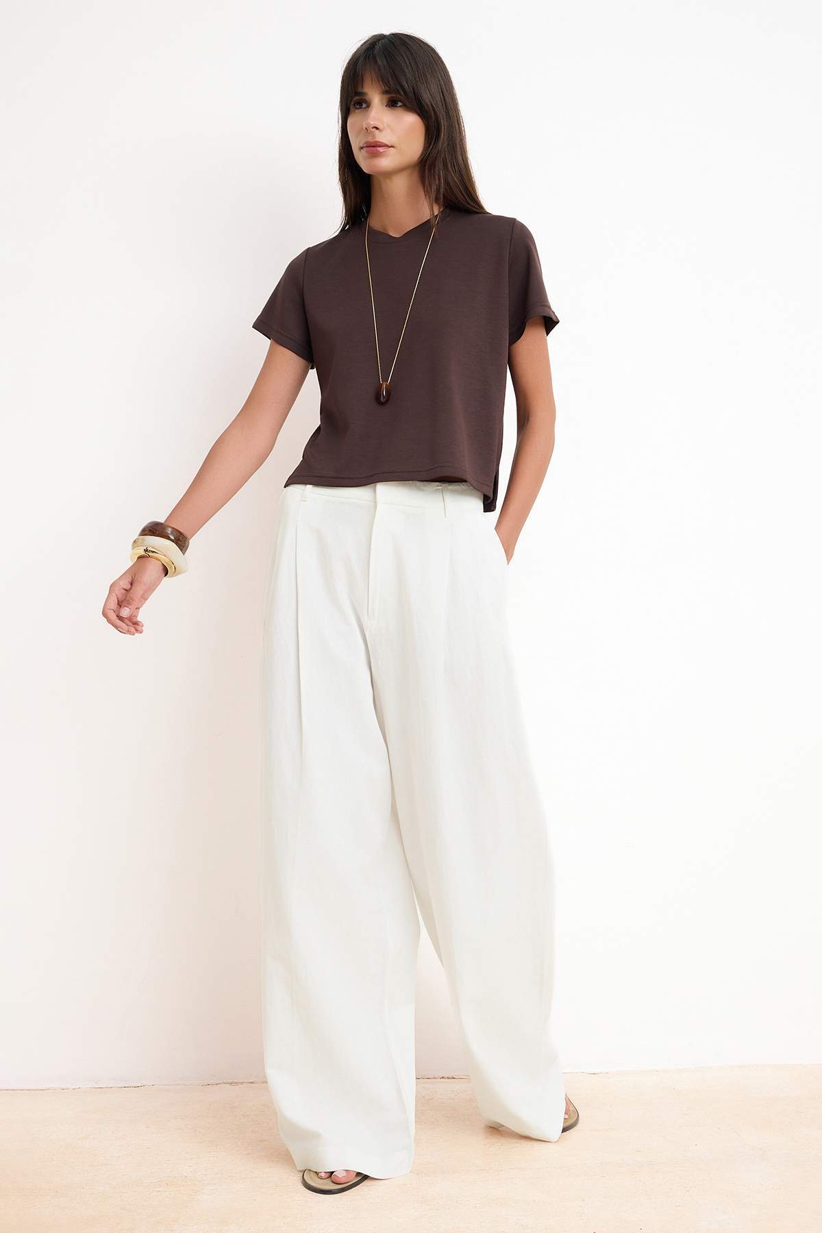 Trendyolmilla  Kahverengi Regular Kısa Kol Bisiklet Yaka Yumuşak Örme T-Shirt TWOSS26TS00197 - Görsel 2