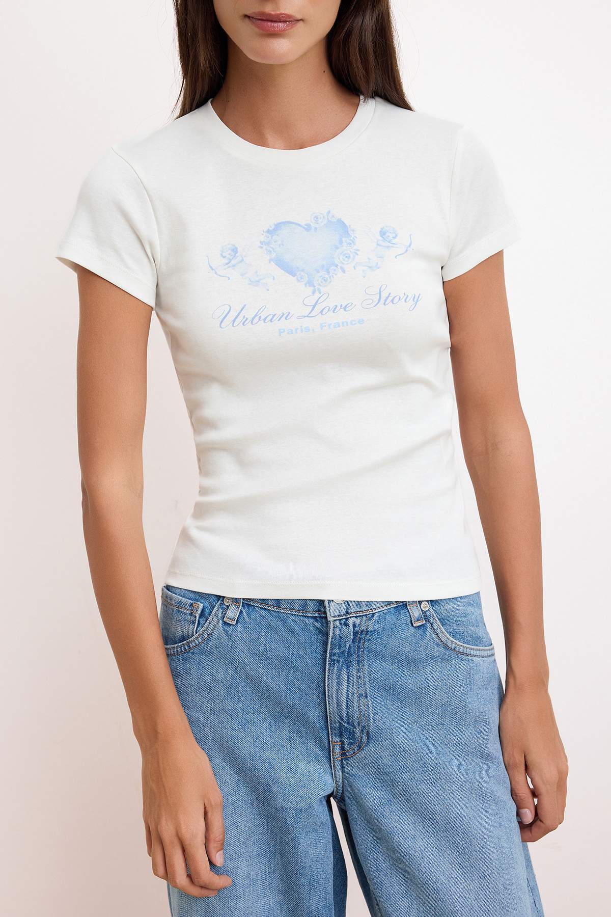 Trendyolmilla  Ekru Baskılı Fitted/Vücuda Oturan Kısa Kollu Pamuk Ribana Örme T-Shirt TWOSS26TS00166 - Görsel 3