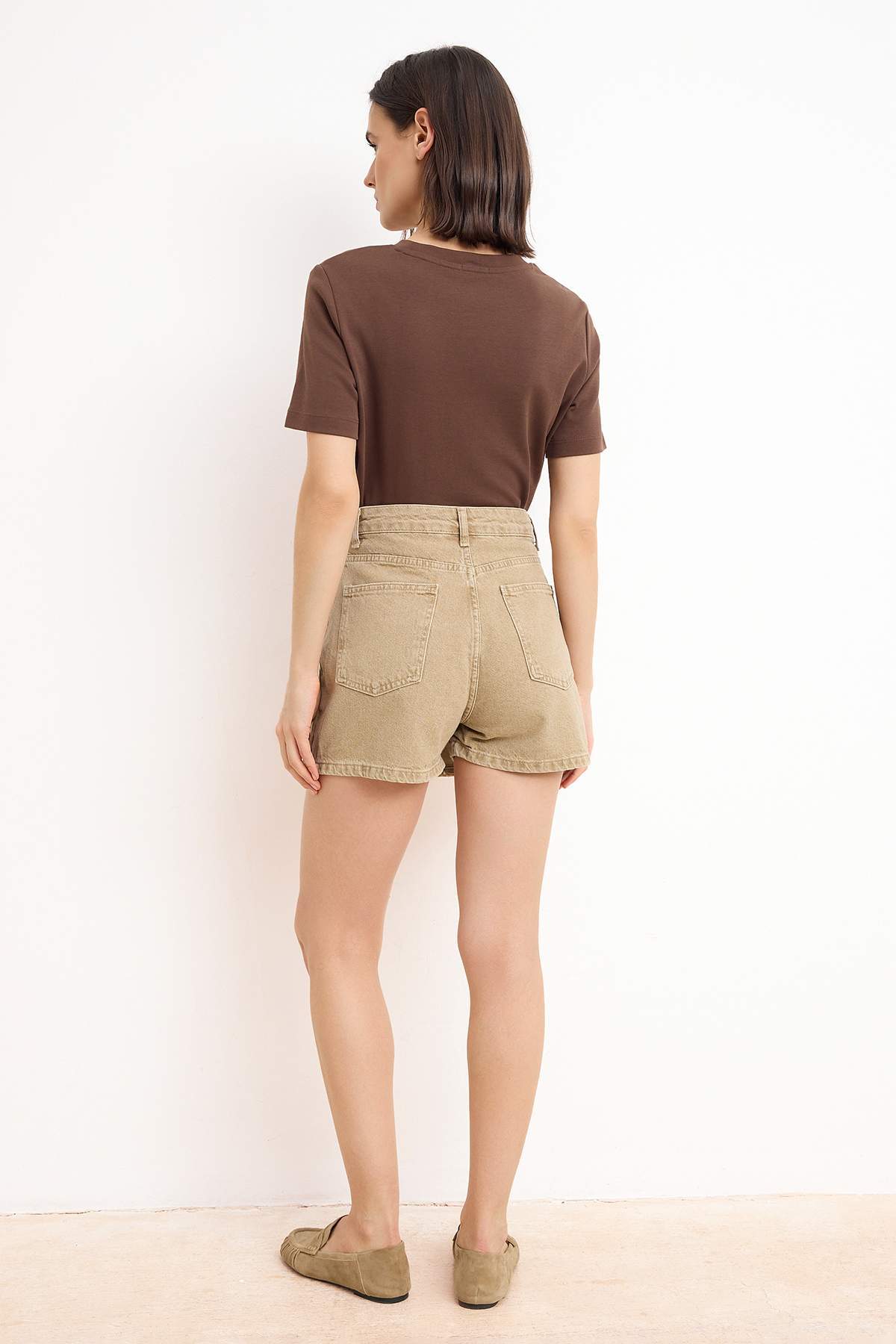 Trendyolmilla  Bej Yırtmaçlı Mini Denim Şort Etek TWOSS23SR00091 - Görsel 4