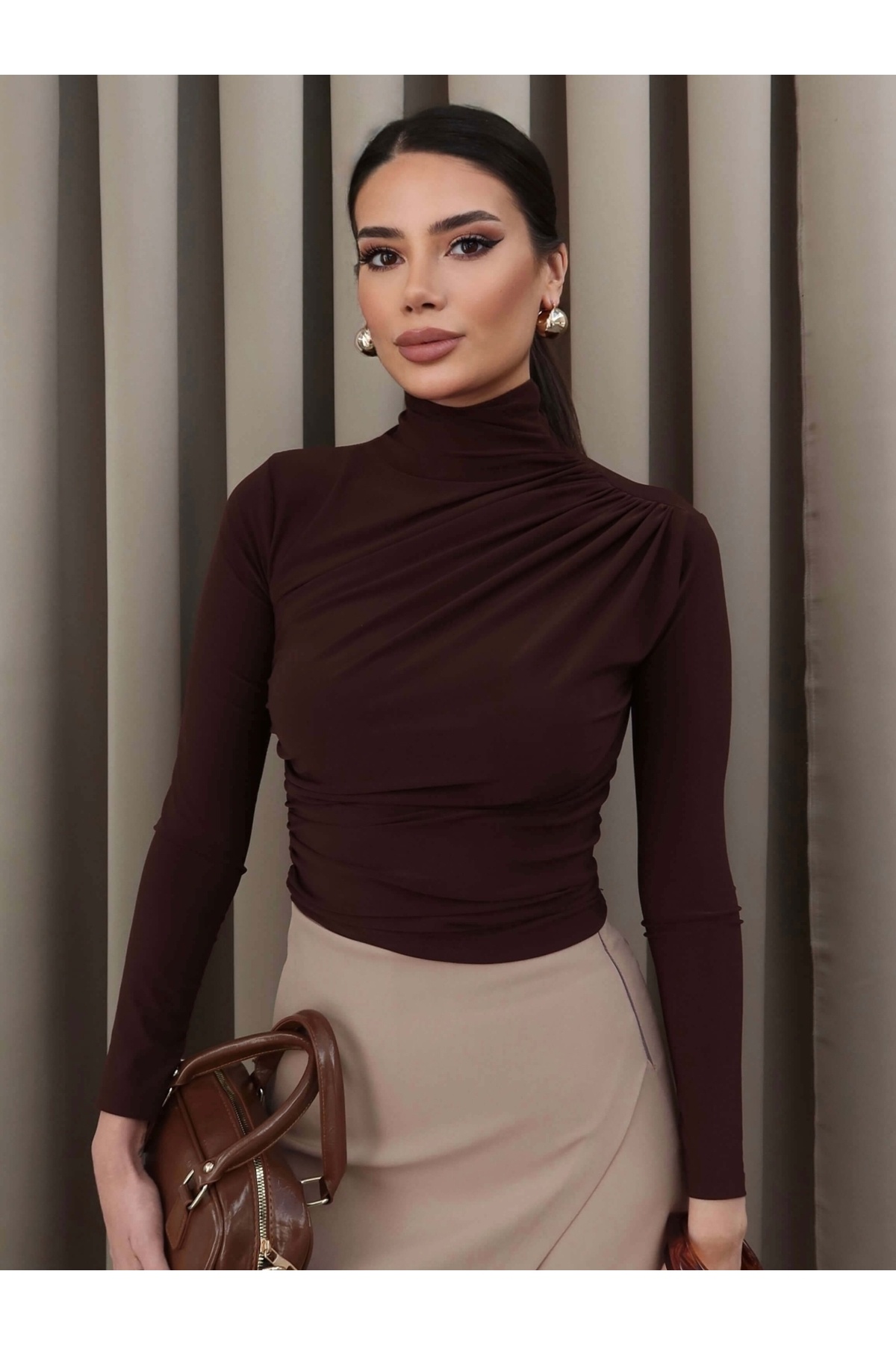 ESRAHELVACI  Omuz ve Bel Pile Detaylı Bluz