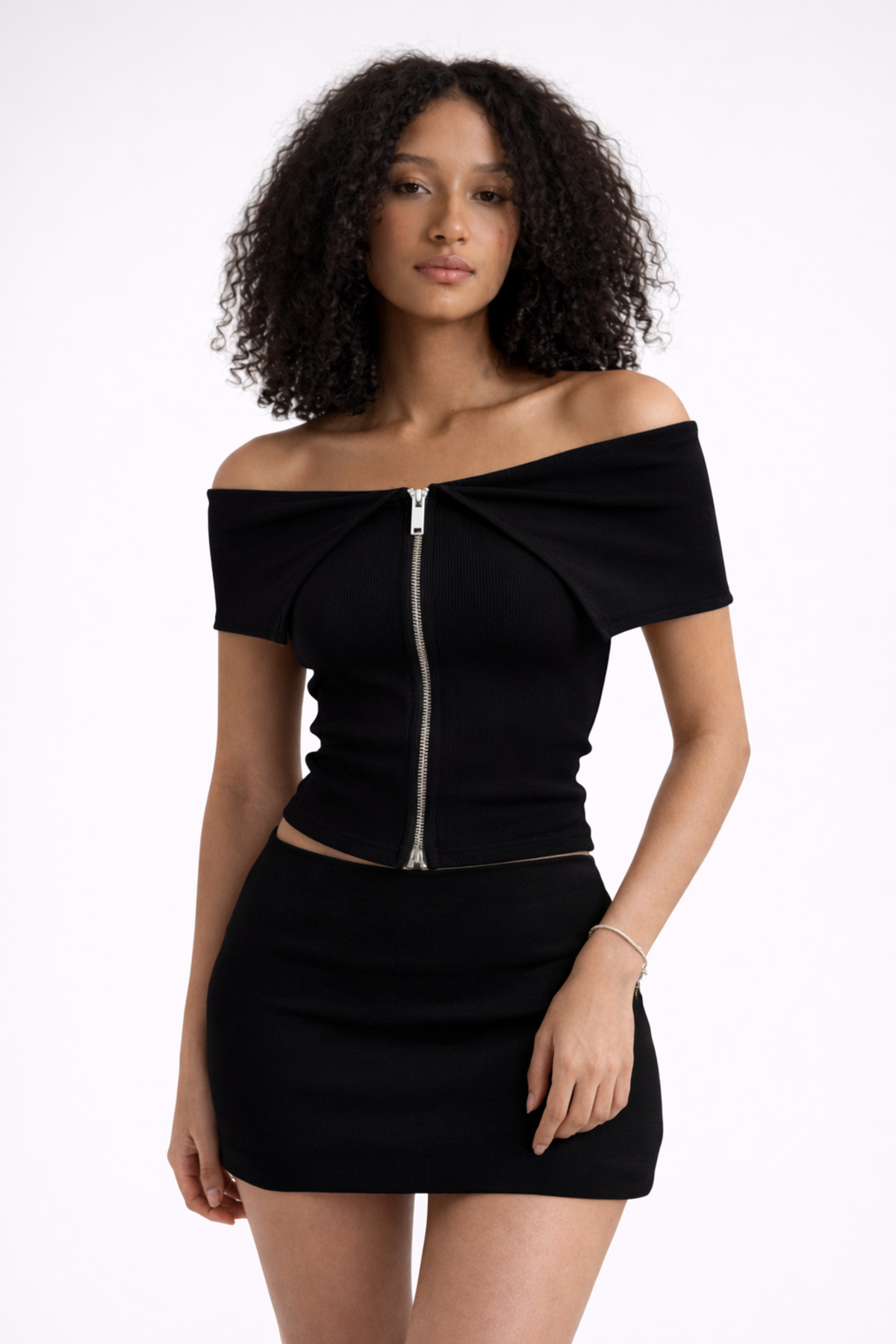 İLKCET MODA Siyah Fermuarlı Madonna Yaka Ottoman Crop Bluz