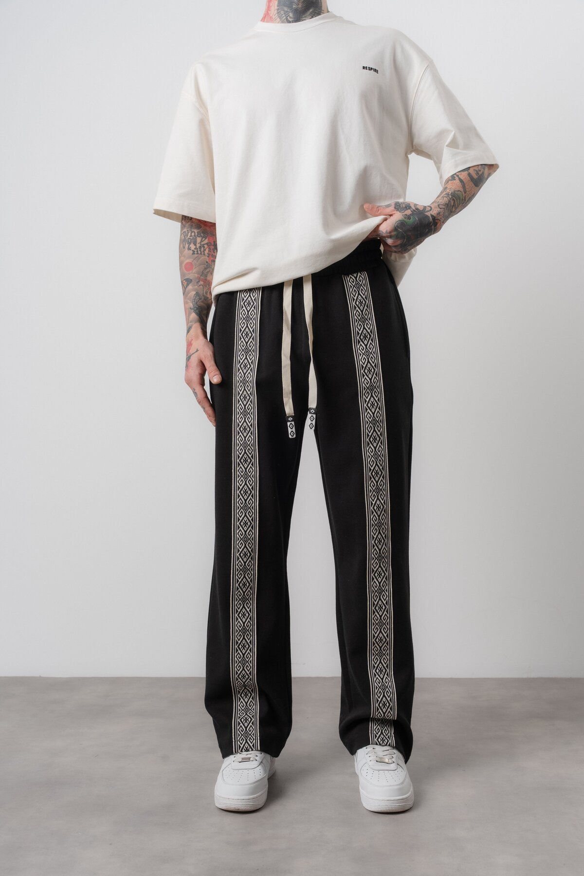 Respire  Erkek Etnik Şerit Detaylı Doubleface Baggy Eşofman Altı Siyah