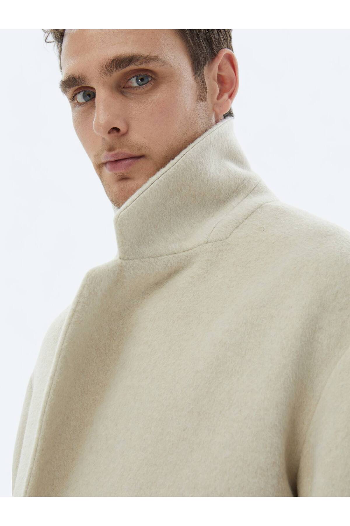 Kip  Açık Bej Oversize Fit Kruvaze Yaka Klasik Dokuma Palto - Görsel 8