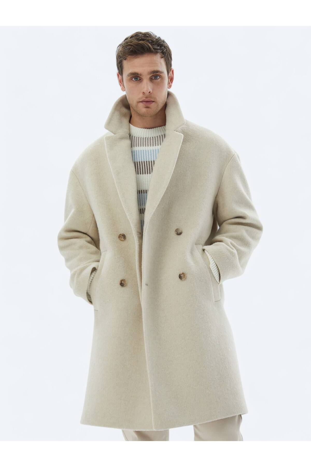 Kip  Açık Bej Oversize Fit Kruvaze Yaka Klasik Dokuma Palto - Görsel 4