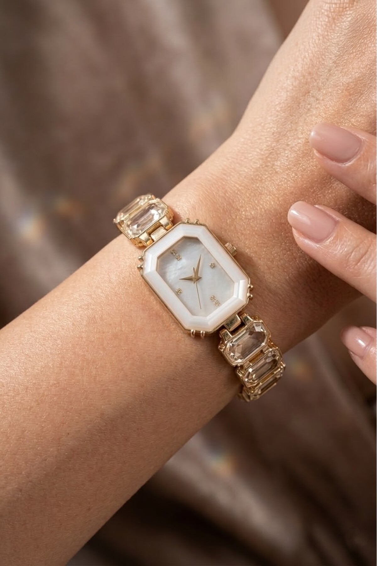 Leerybee  Kristal Taşlı Kadın Kol Saati Nl-134 Hediye Ablaya Anneye Sevgiliye Eşe Kadina Doğum Günü