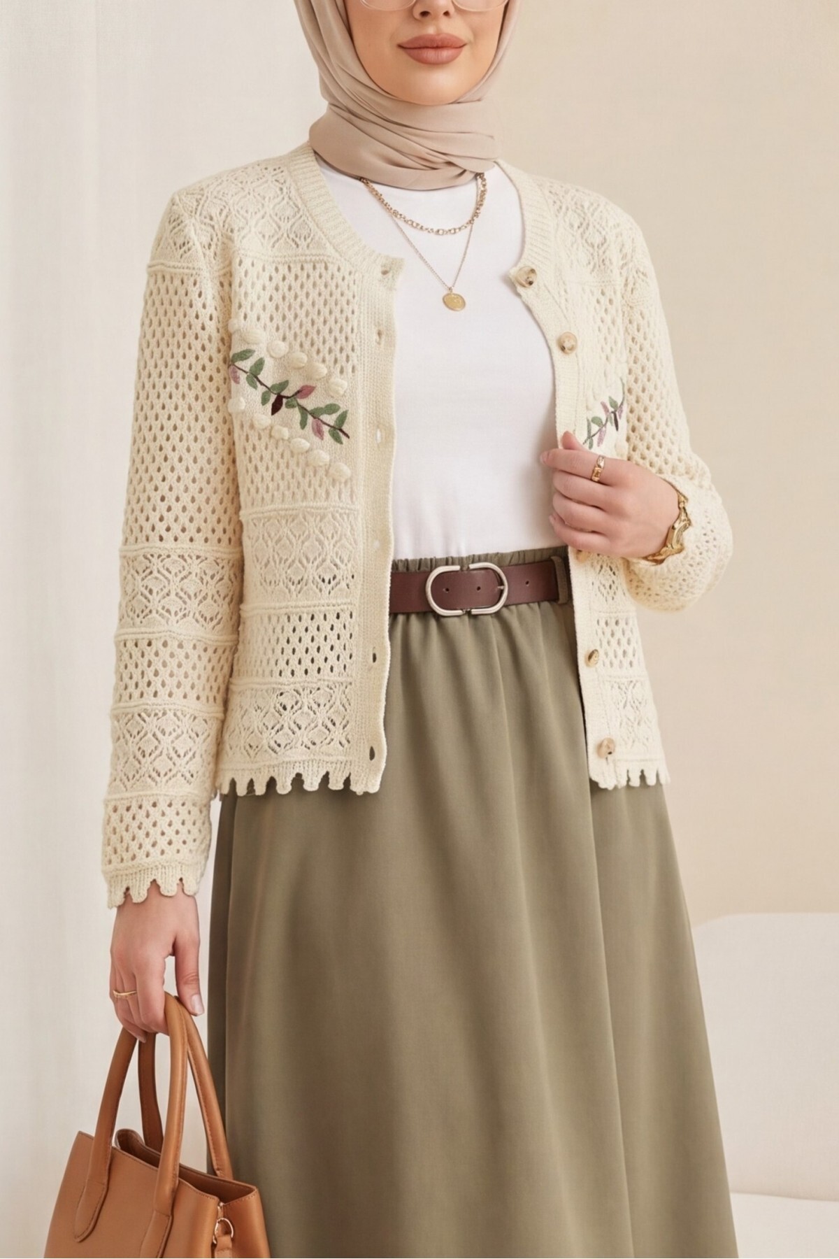 HİJABAYA  Düğmeli önü Nakışlı Ajurlu Triko Hırka