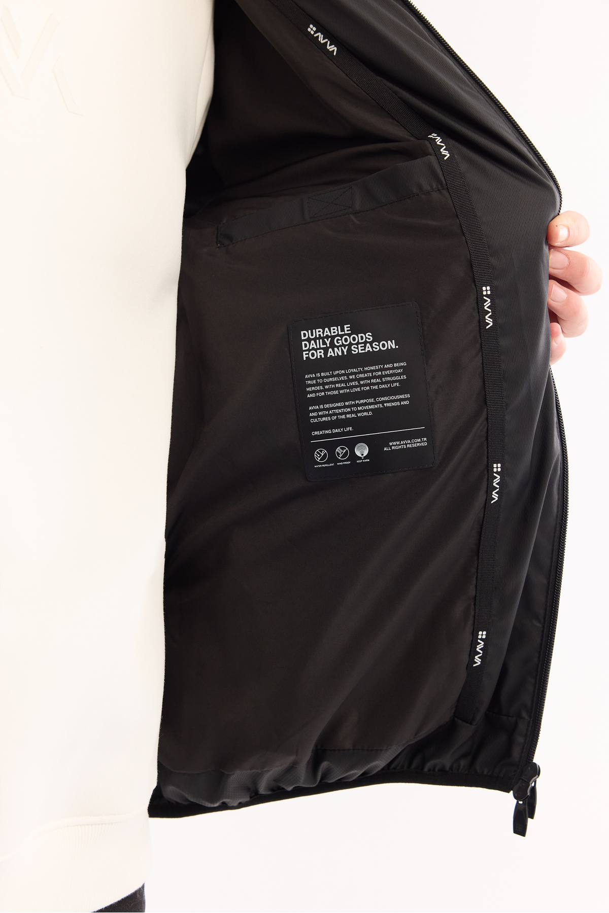 Avva  Erkek Siyah Kapüşonlu Su İtici Rüzgar Geçirmez -10°C Dayanıklı Şişme Regular Fit Mont A52Y6150 - Görsel 6