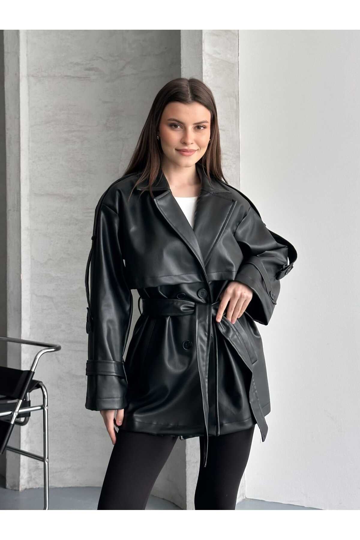 Shoulder and Sleeve Epaulette Detailed Intermediate Length Leather Trench Coat