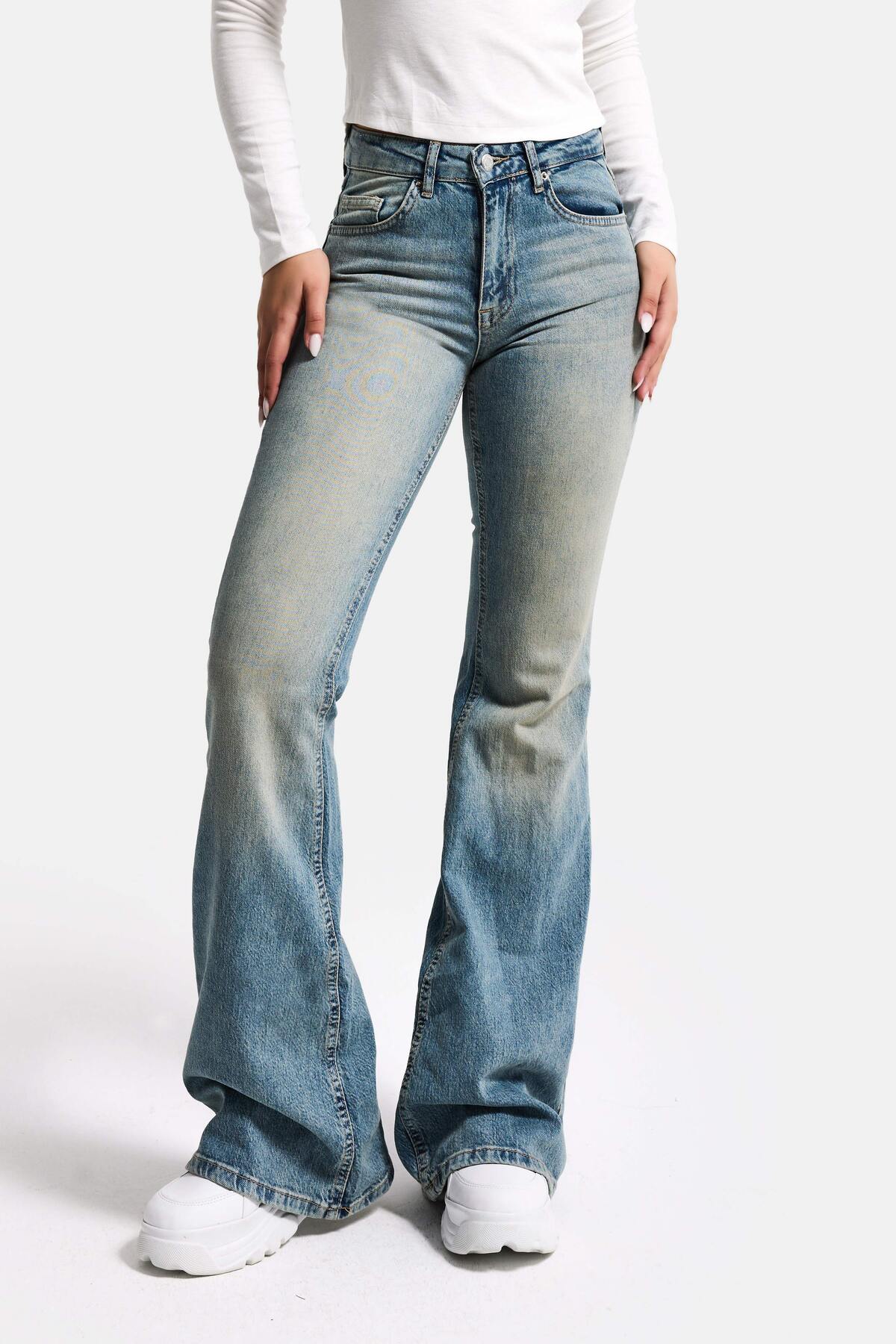 it's basic  Kadın A.Tint 4s6-32 Mid Rise Flare Fit Esnek Kumaş Denim Jean