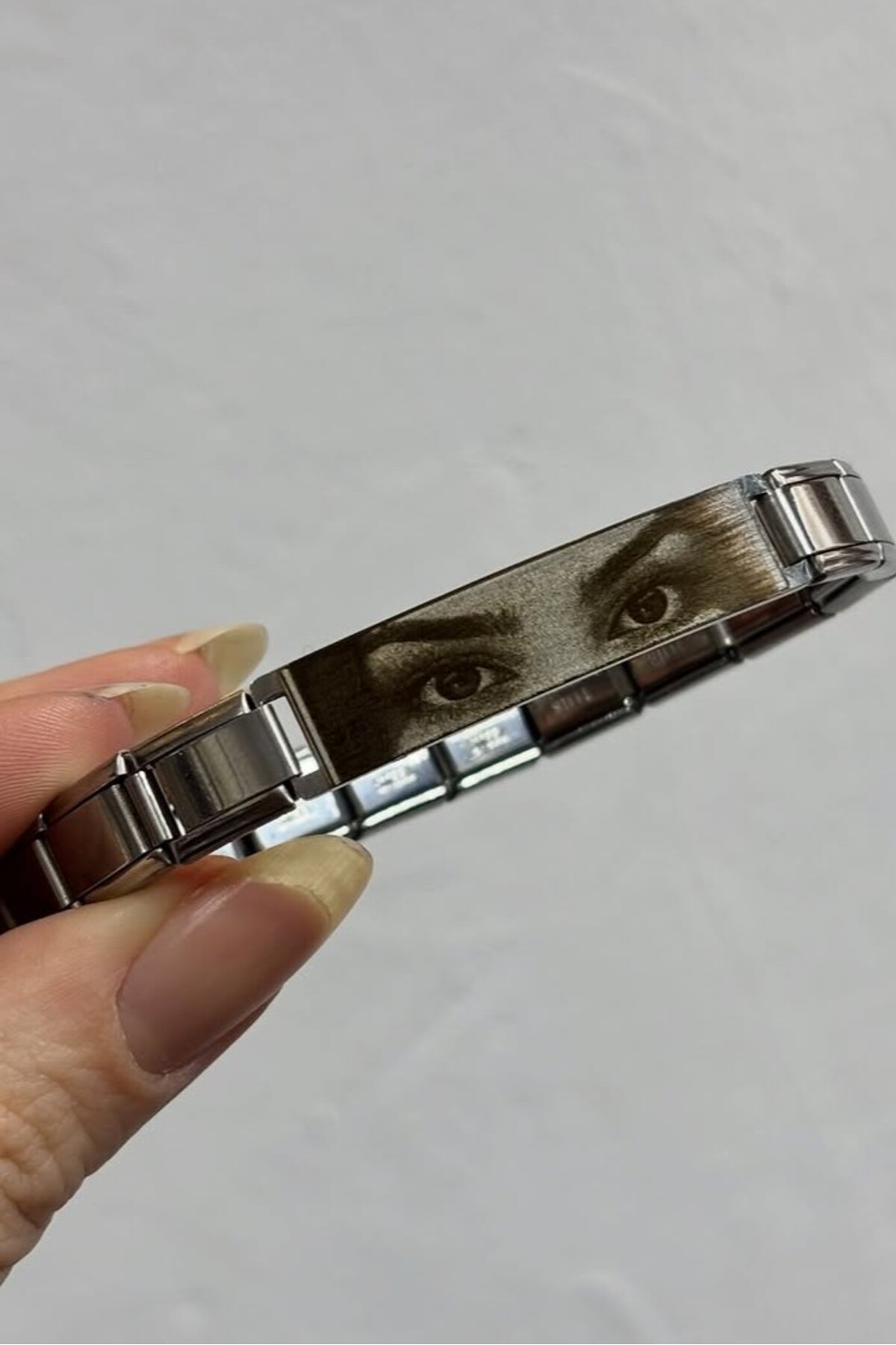 Takı Dükkanı Kişiye Özel Göz Resim Baskılı İtalyan Charm Plakalı Unisex Çelik Bileklik scb93g görsel 7