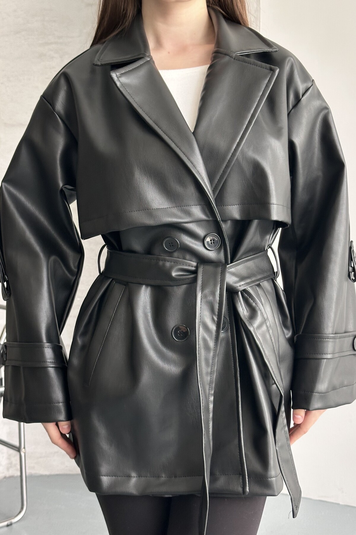 moda armanc  Kadın Siyah Kruvaze Deri Ceket - Yeni Sezon Kuşaklı Düğmeli Oversize Trenç Ceket - Görsel 6