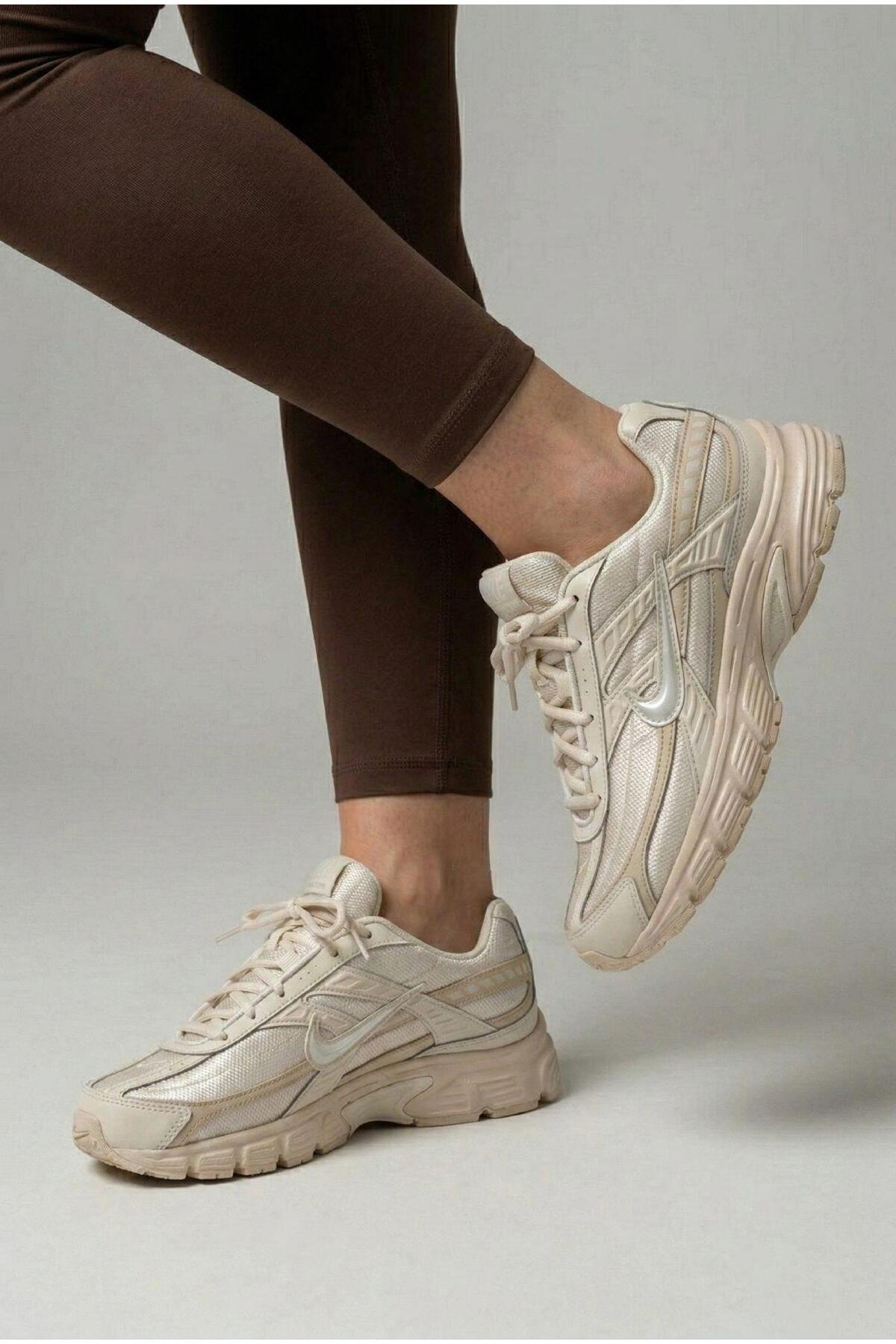 Nike  Initiator 394053-103 Bej Kadın Spor Ayakkabı Günlük Koşu Modeli