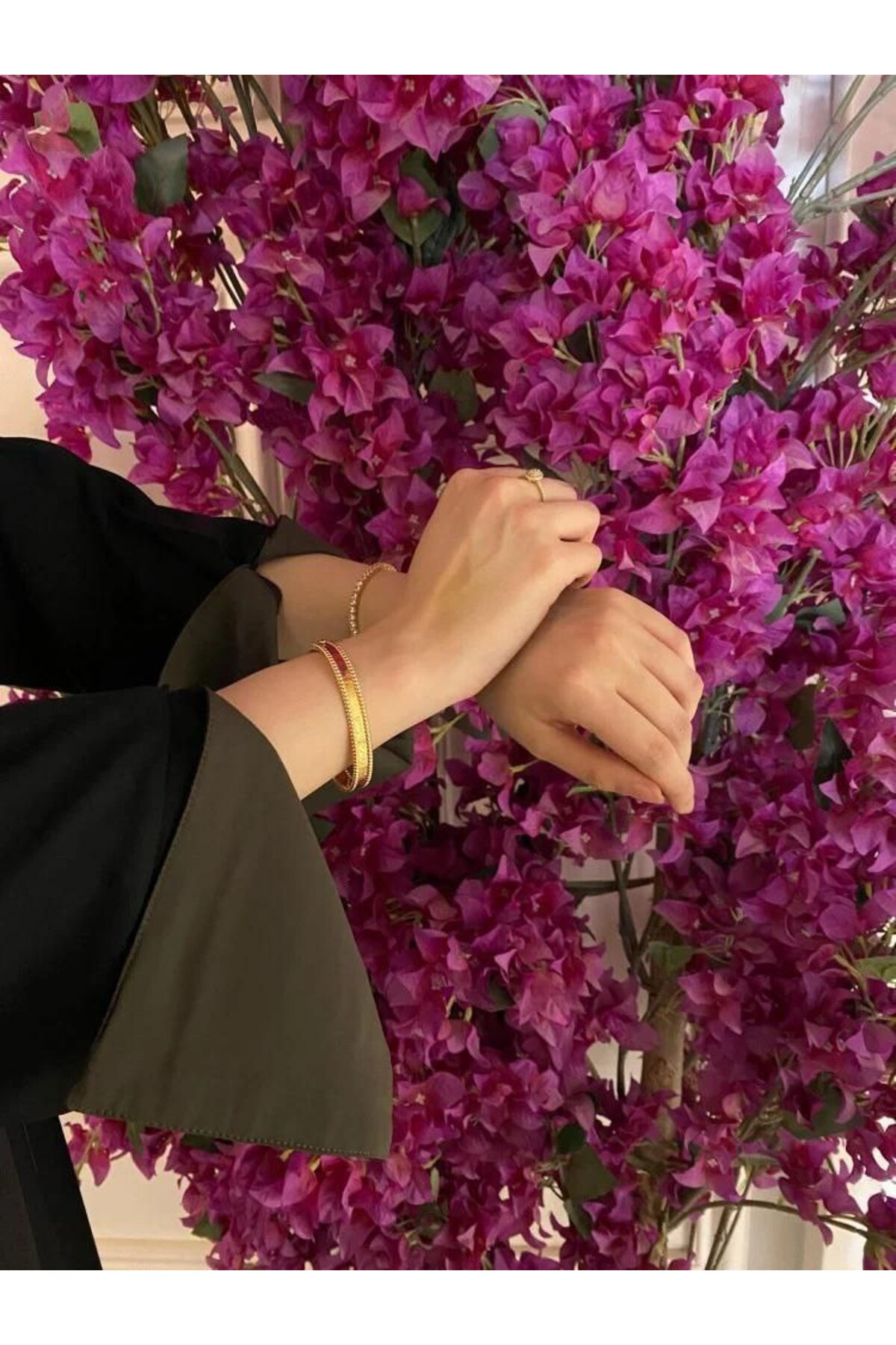 عباية شقف – عباية كريب أسود ربع كلوش بتدخي́لة أنيق...