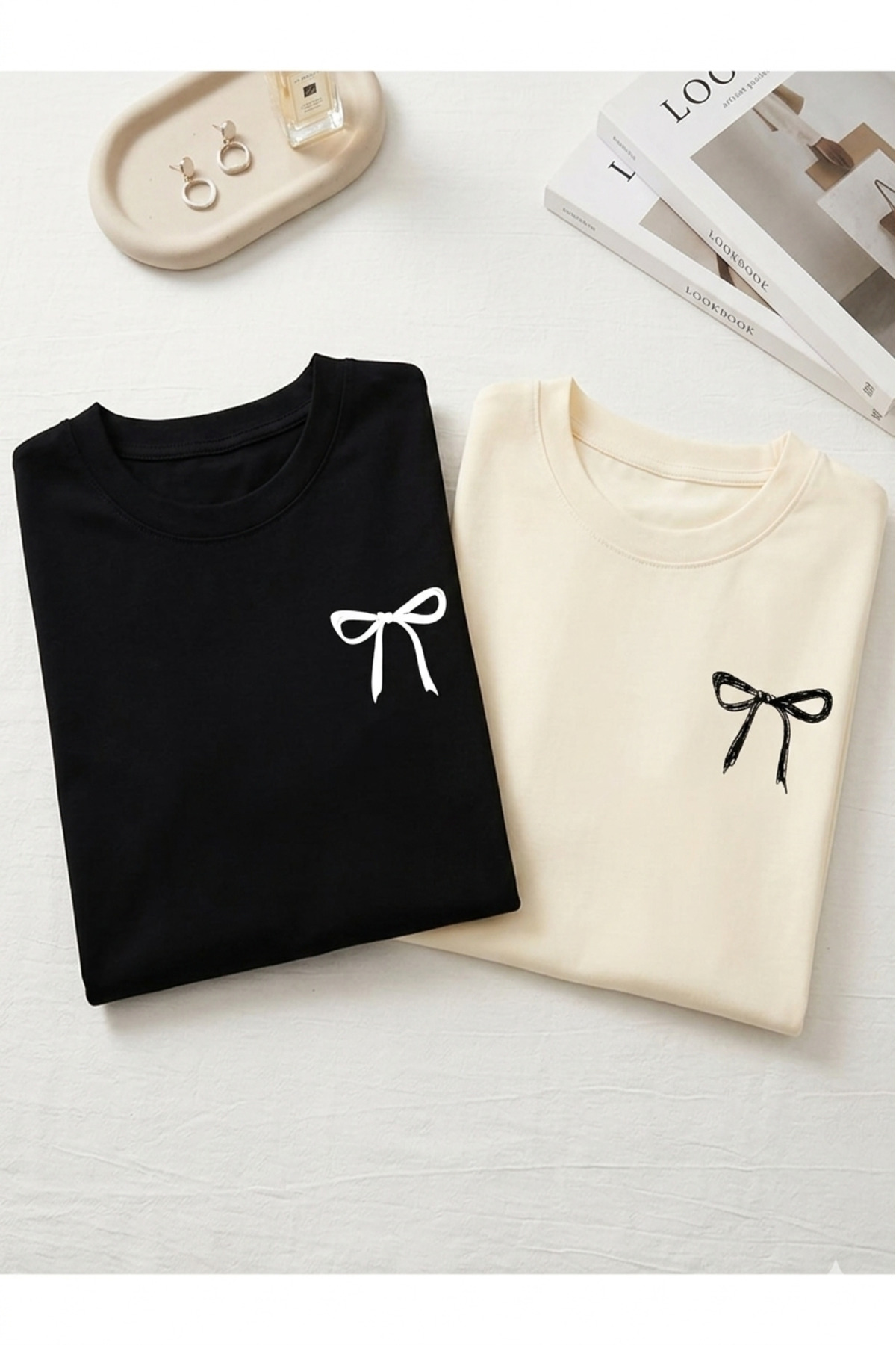 ZİYMO 2-DELIČNA MAJICA SA DETAJLOM U OBLIKU MAŠNE