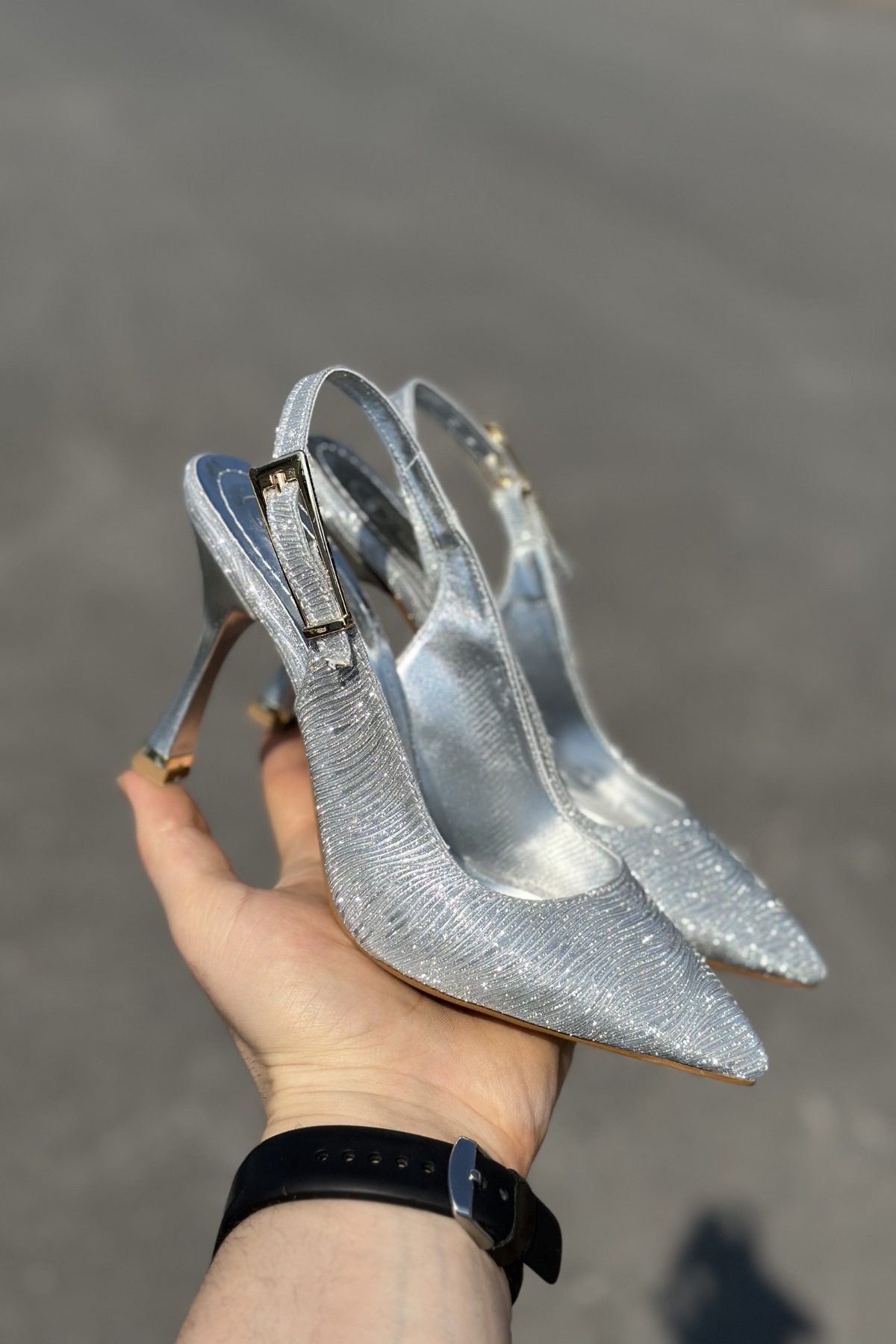 topuksarayı  Tao gümüş simli sivri burun slingback ince topuk kadın abiye ayakkabı