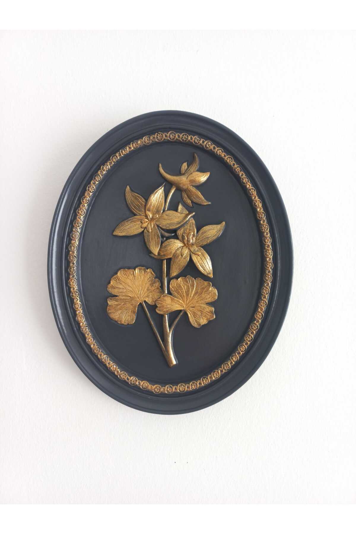 BLACK ANTHRACITE OVAL TABLE WITH AZTEC GOLD COLOR DETAIL -21CMX17CM
