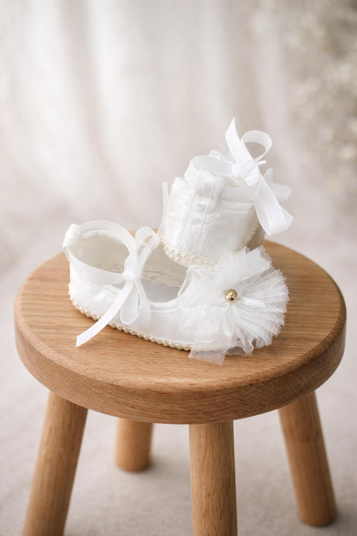 BEBEXO KIDS Kız Bebek Bilekten Bağlamalı İncili Patik Tüllü Beyaz Ayakkabı 18-19 Numara 0-6 Ay fotoğrafı 3 (önizleme)