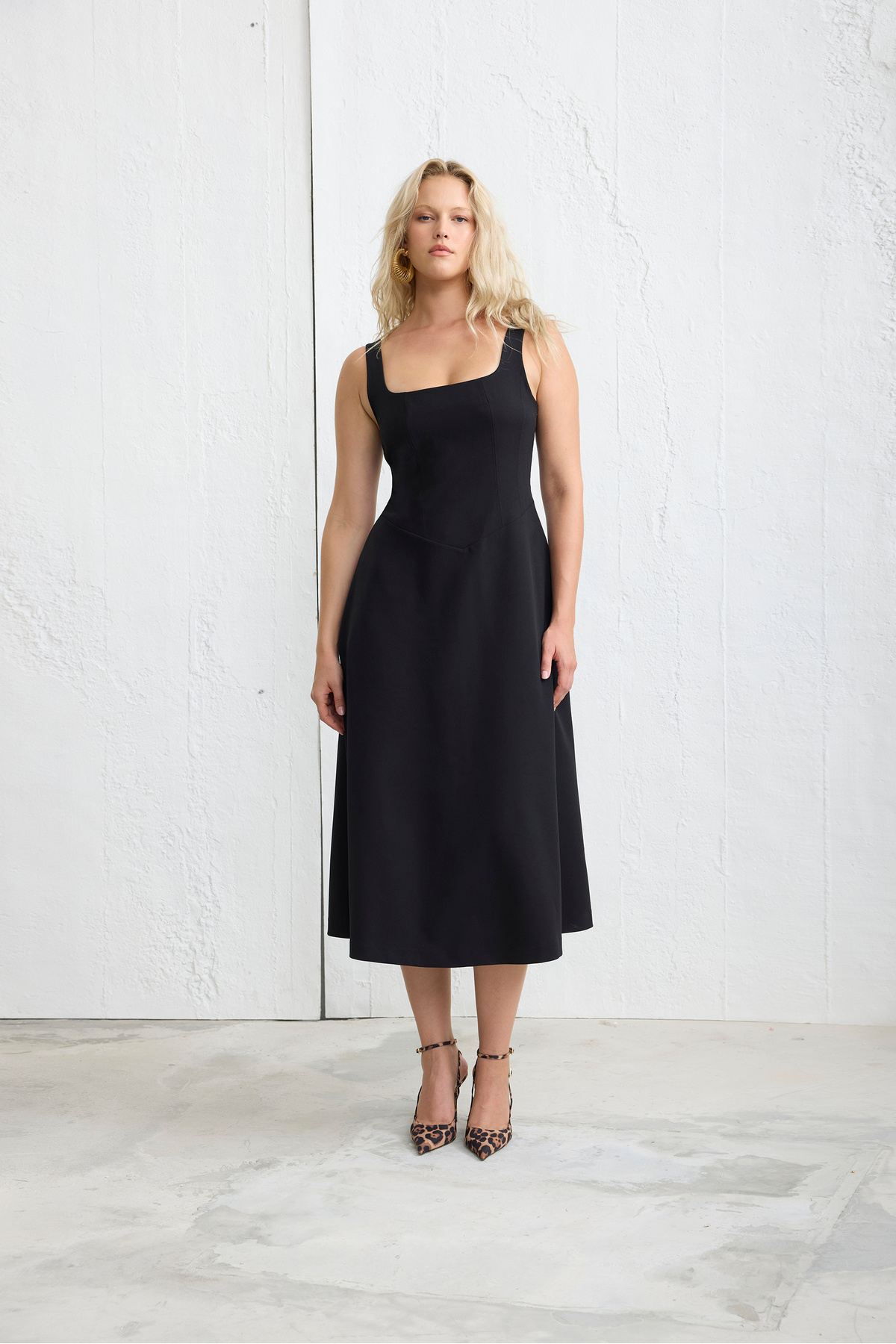Morina Square Neck Midi Dress Black